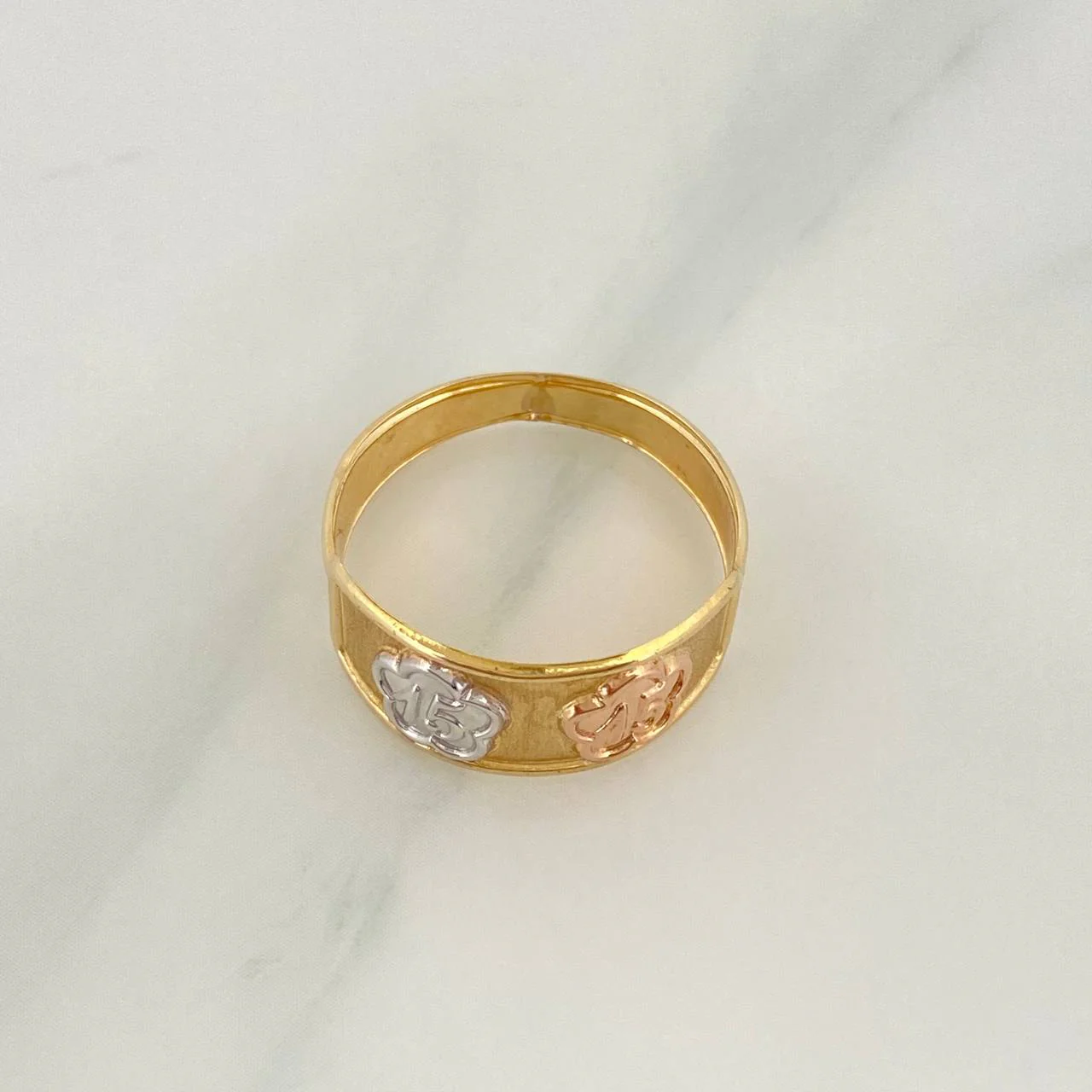 Anillo 15'S Flor 1.8 g / T8 1/2 Tres Oros 18K - Image 3