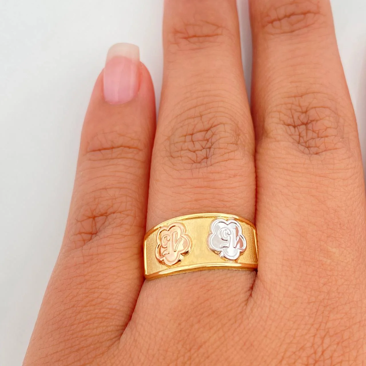 Anillo 15'S Flor 1.8 g / T8 1/2 Tres Oros 18K - Image 4
