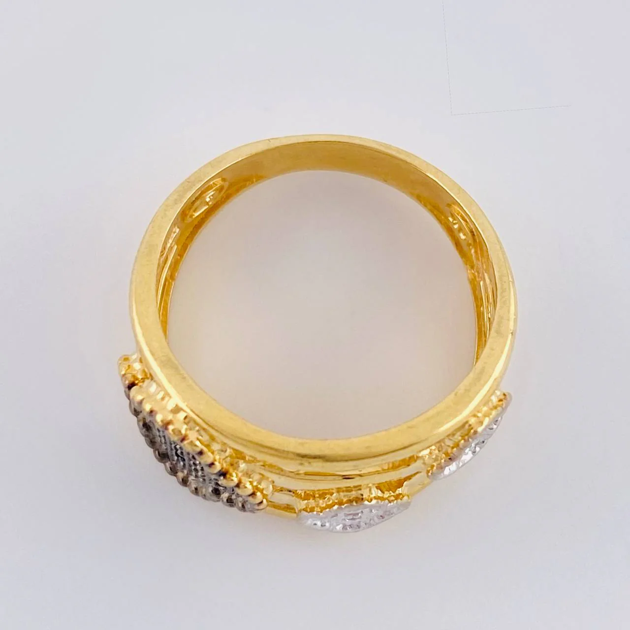 Anillo Sendero Treboles  4.95 g / T5 1/2 Dos Oros Amarillo Blanco 18K - Image 3