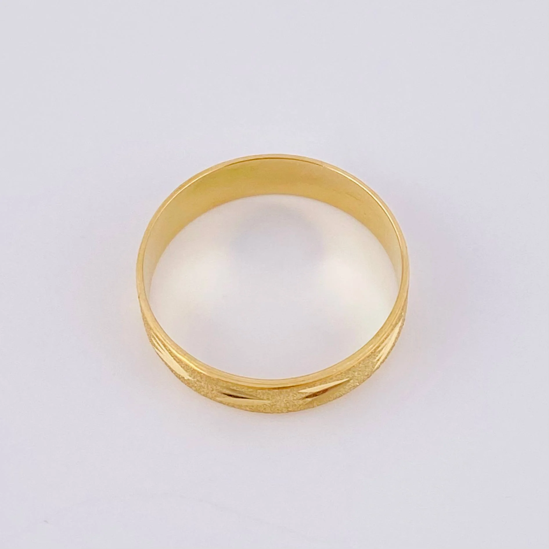 Anillo Argolla Junco Diamantada Mate 2.6 g / T6 3/4 Oro Amarillo 18K - Image 3