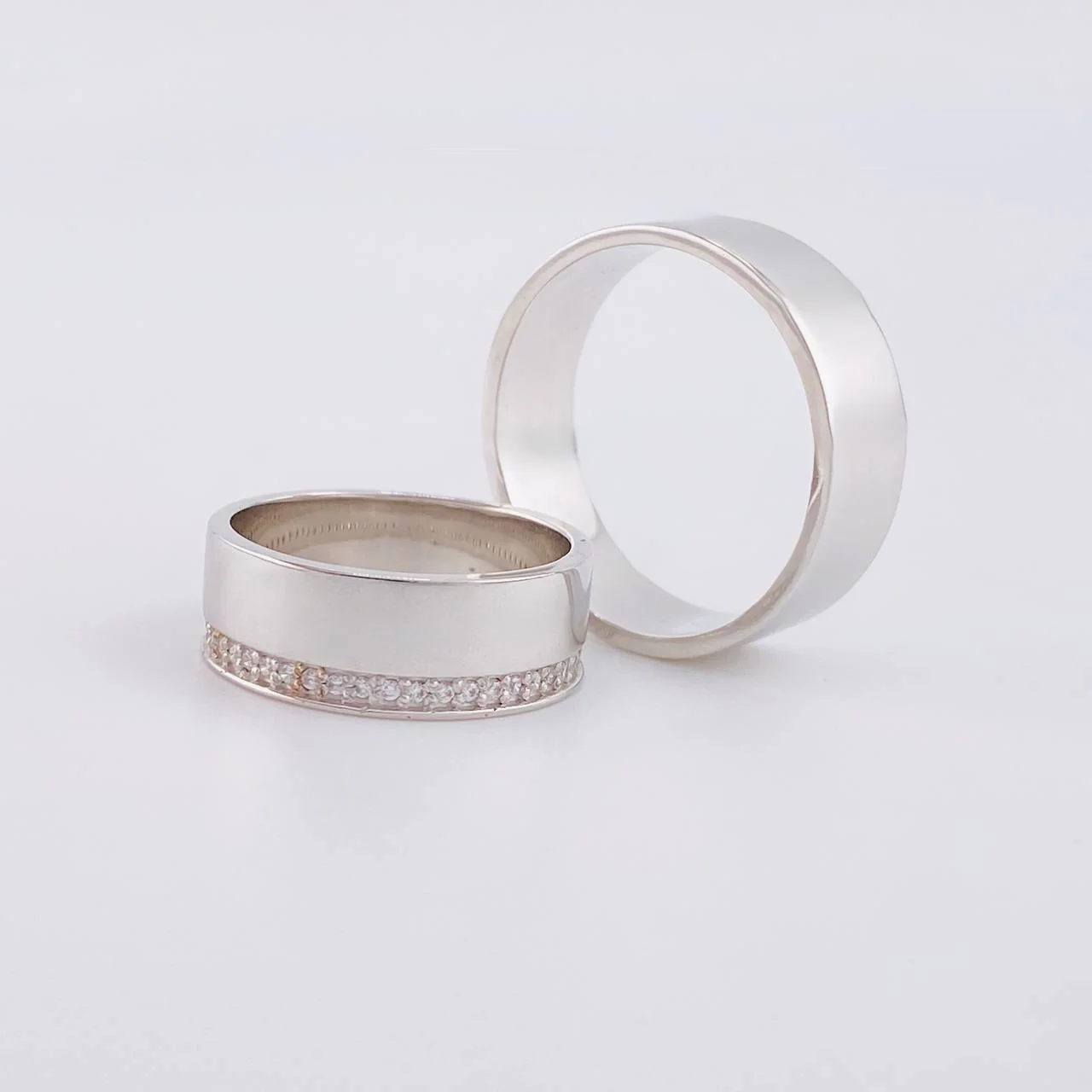 Anillo Argollas liso 14.65g /Oro Blanco 18K (A.C) - Image 3