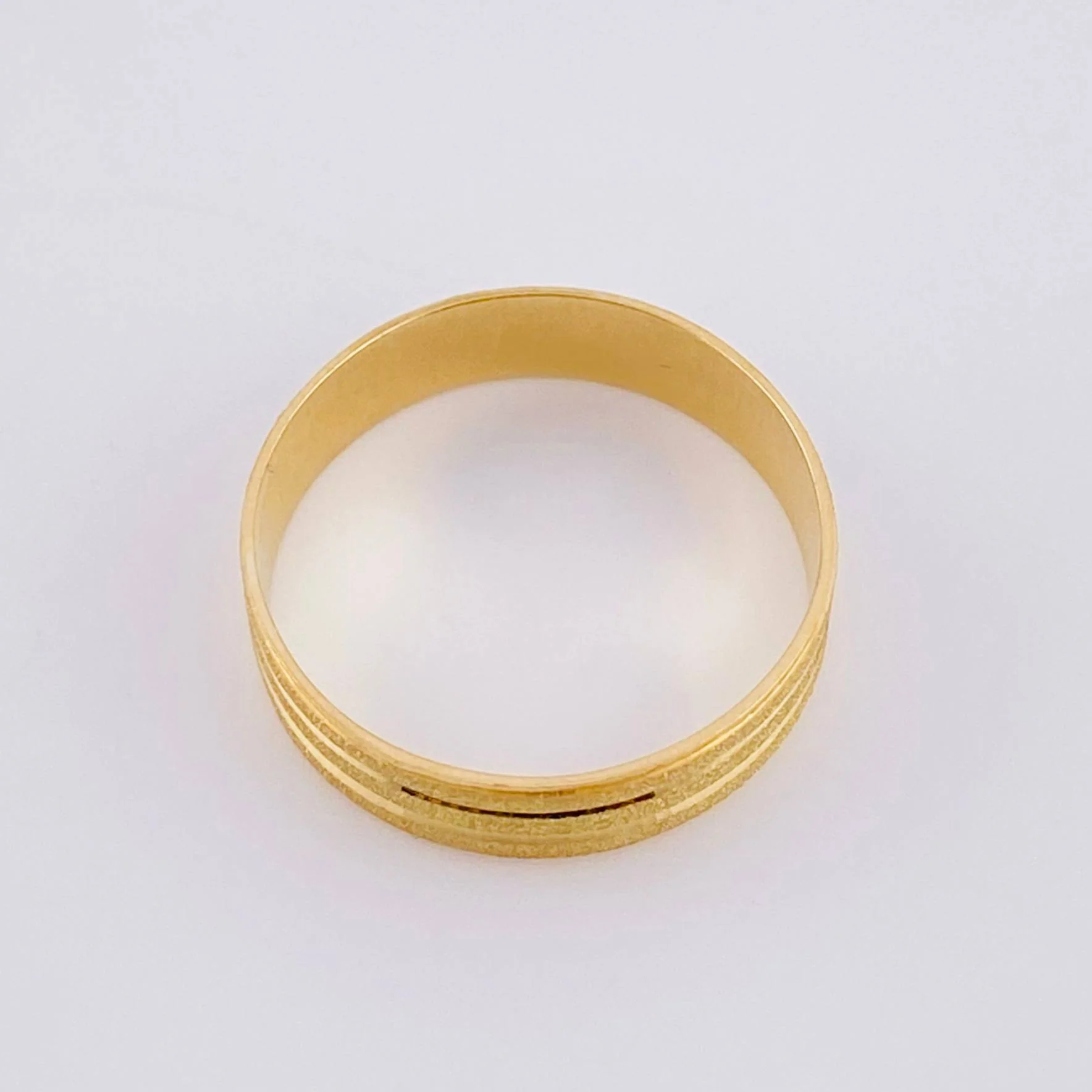 Anillo Argolla Triple Linea Mate 3 g / T9 1/2 Oro Amarillo 18K - Image 3