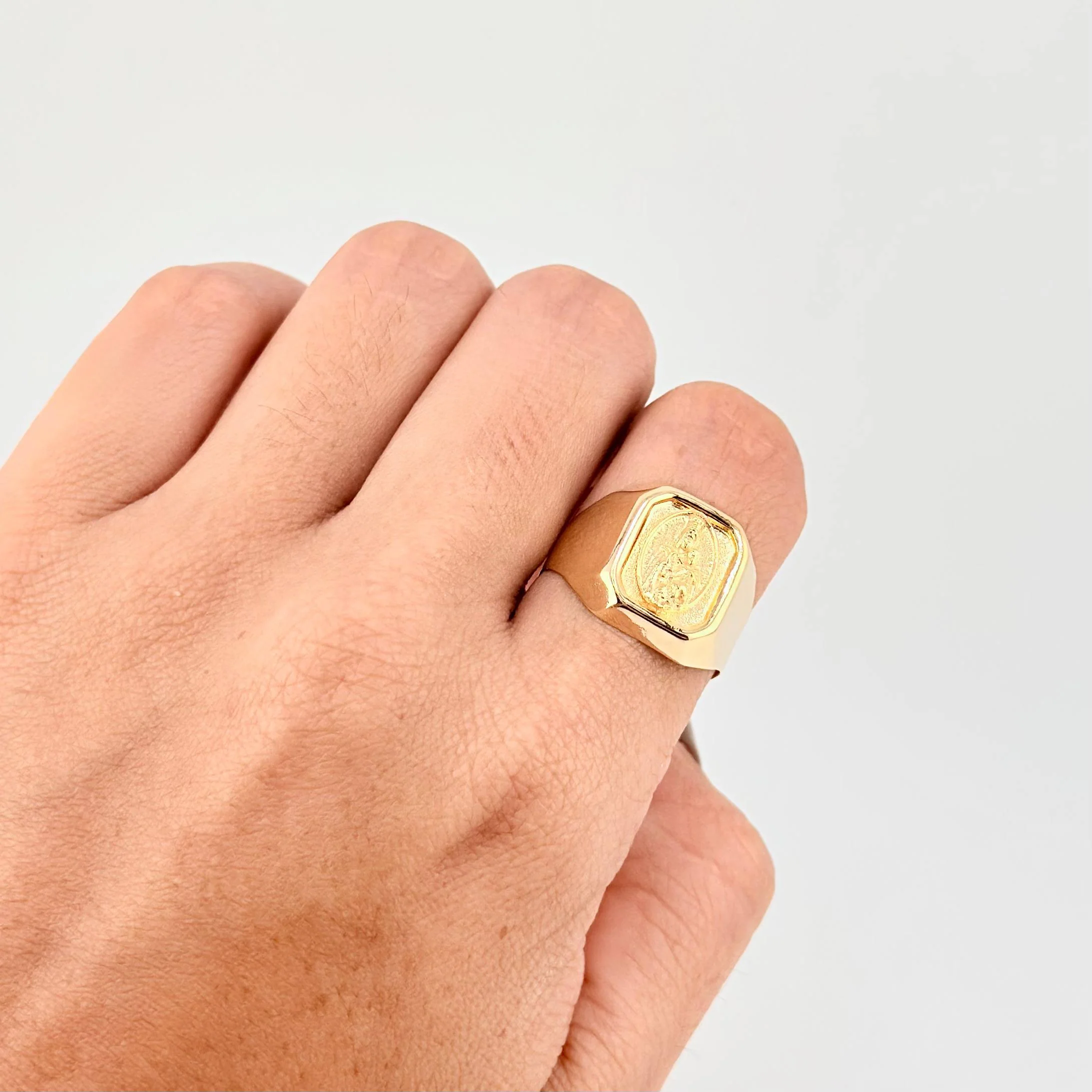 Anillo Bordeado Virgen del Carmen 3.85g / T9 1/4 Oro Amarillo 18K - Image 4