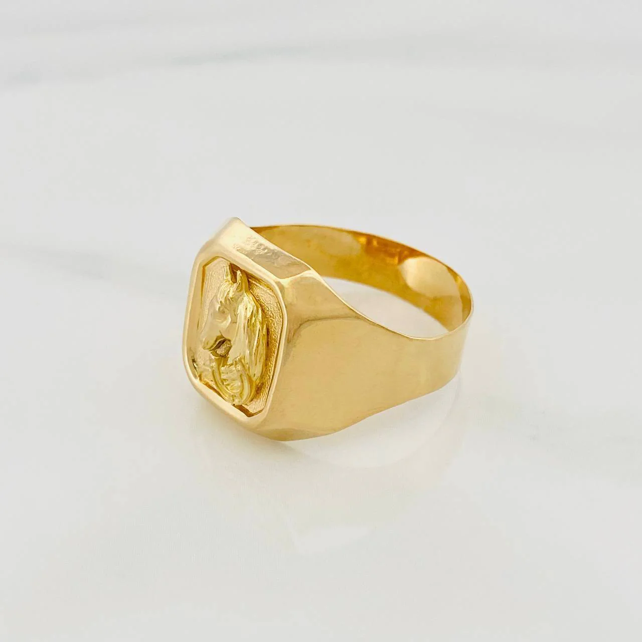 Anillo Caballo 3.65 g / T10 3/4 Oro Amarillo 18K - Image 3