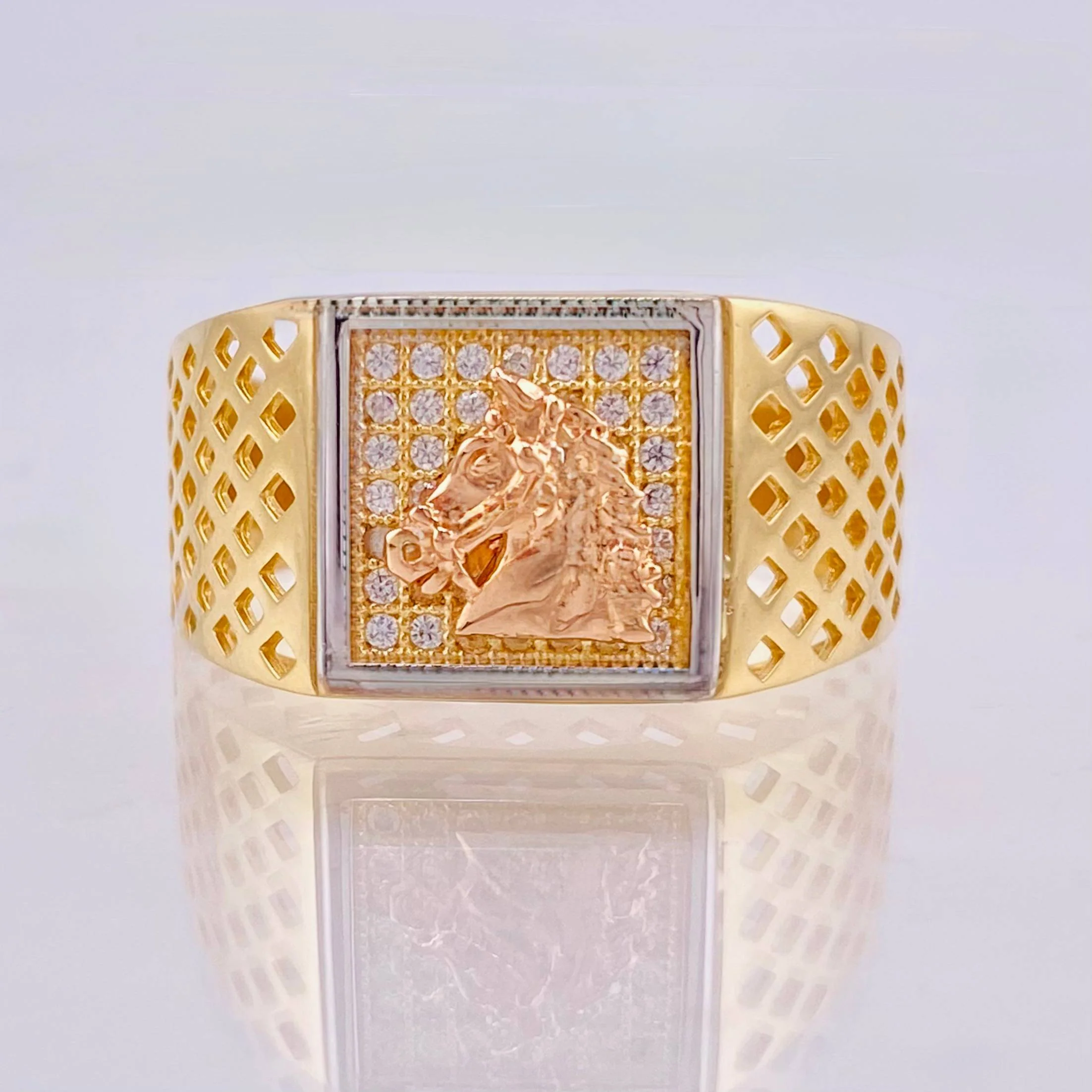 Anillo Caballo Cuadro Enmallado 6.3gr / T10 / Tres Oros 18K