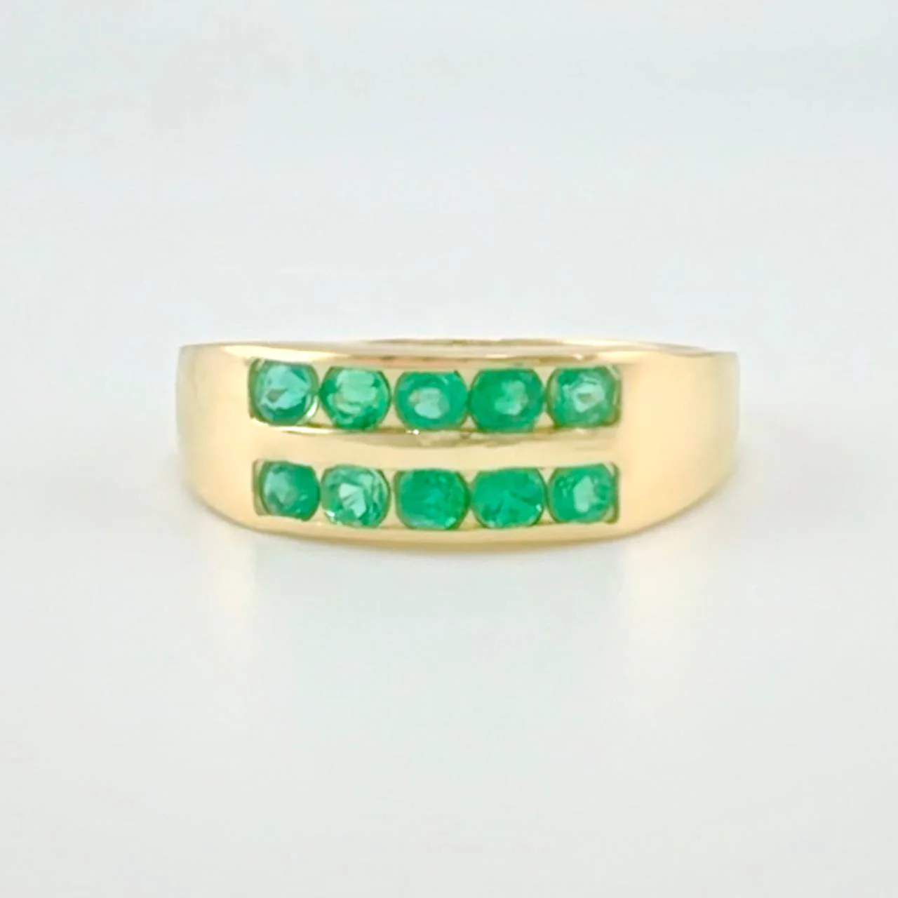 Anillo Carril Doble Linea Esmeraldas 52pts 2.8g / T7 1/4 Oro Amarillo 18K