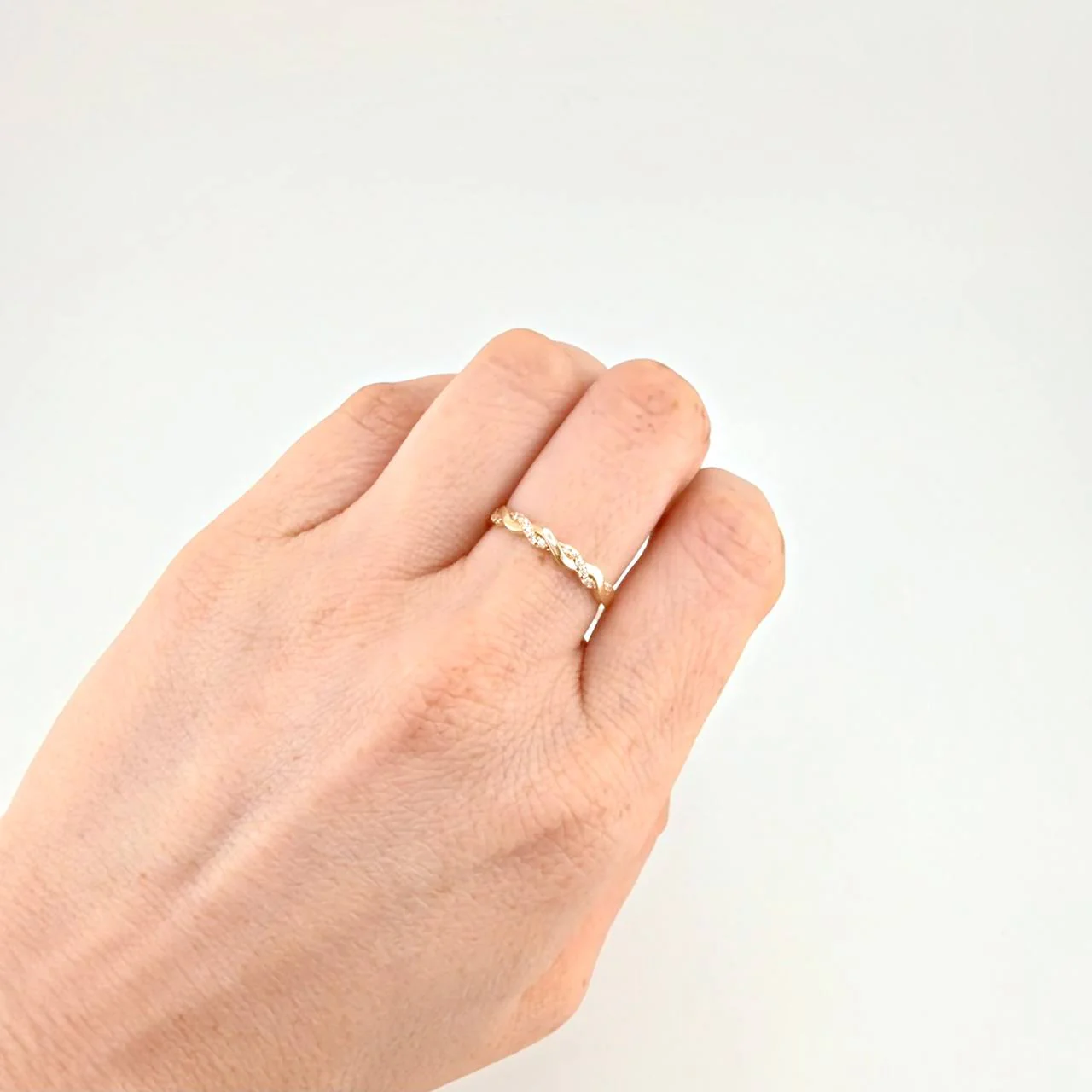Anillo Carril Entrelazado 1.7 g / T6 3/4 Oro Amarillo 18K - Image 4