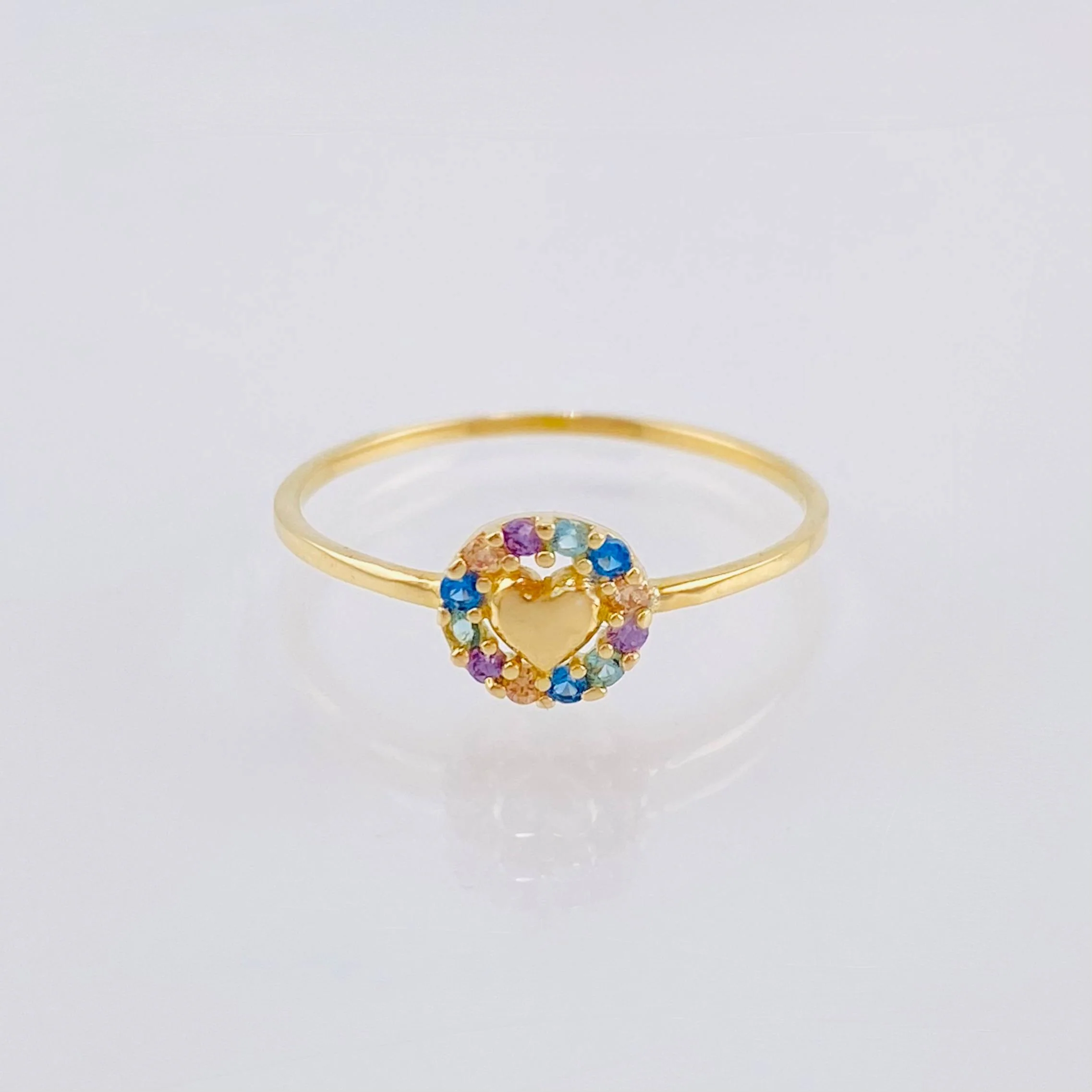 Anillo Circulo Corazon 1.1 g / T7 1/2 Oro Amarillo 18K