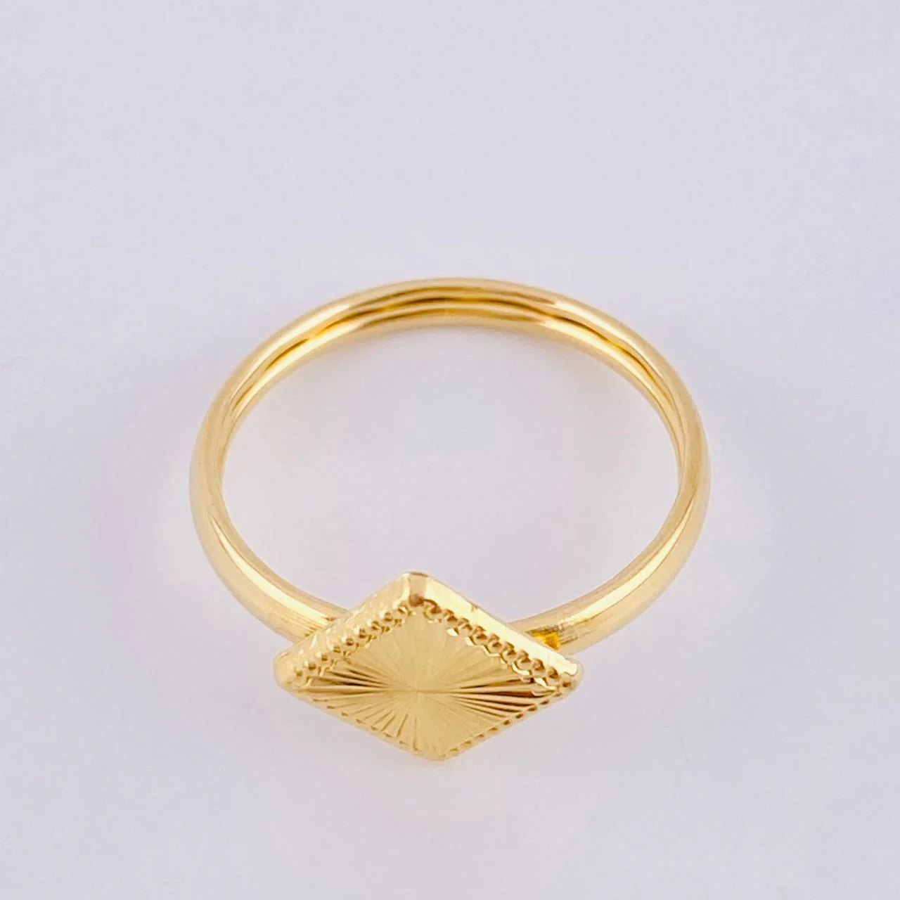 Anillo Rombo Bordeado 1.2gr / T6 1/4 / Oro Amarillo 18K - Image 3