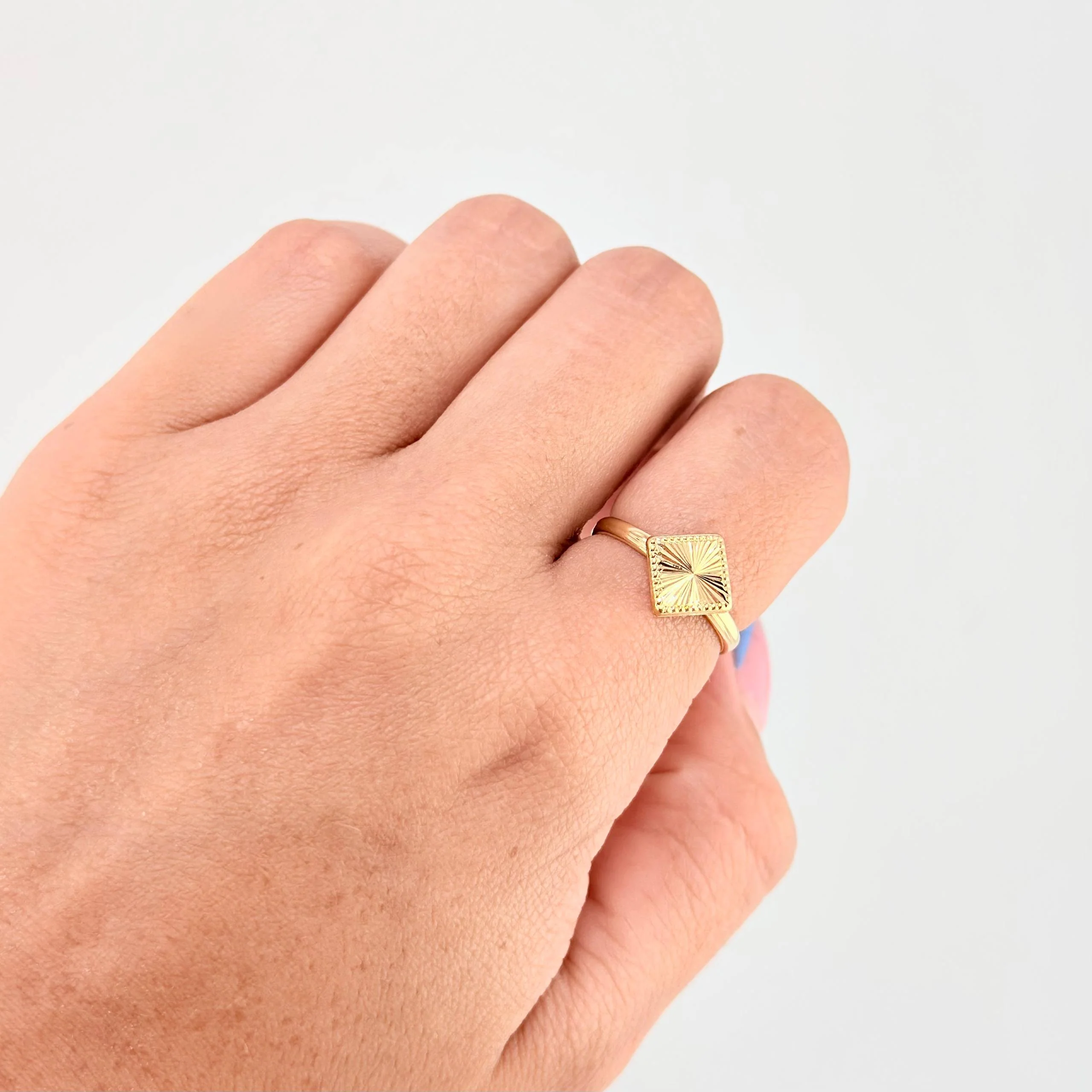 Anillo Rombo Bordeado 1.2gr / T6 1/4 / Oro Amarillo 18K - Image 4