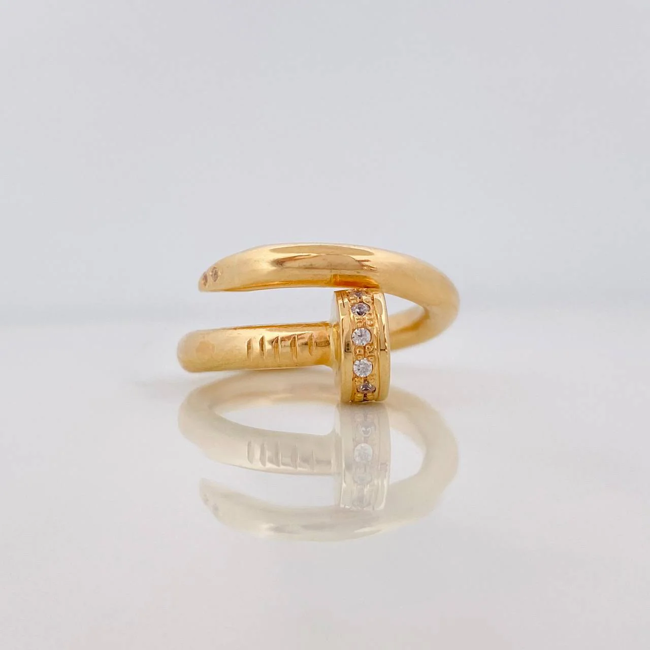 Anillo Clavo 4.9gr / T5 / Oro Amarillo 18K $