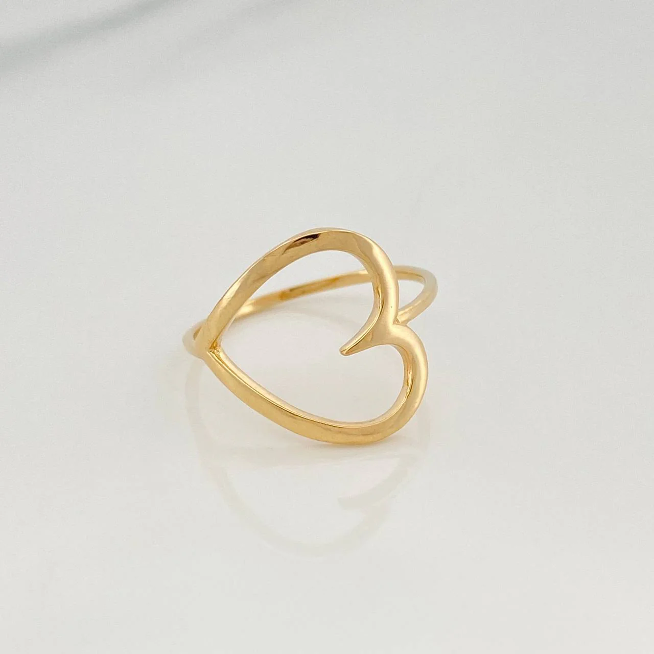 Anillo Corazon 1.35 g / T6 Oro Amarillo 18K