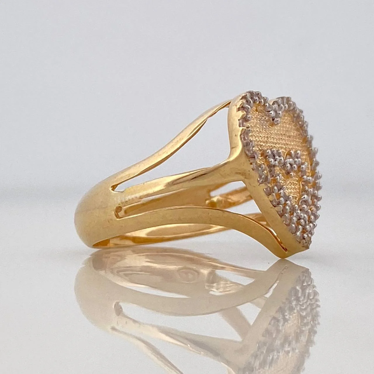 Anillo Corazon 4.75g / T5 3/4 Dos Oros Amarillo Blanco 18K - Image 2