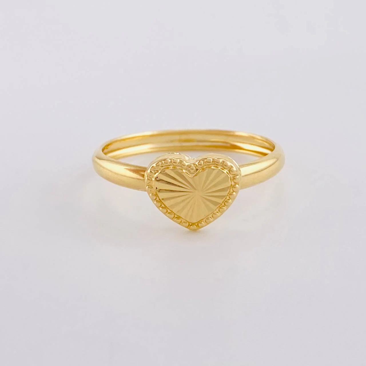 Anillo Corazon Diamantado 0.95g / T7 Oro Amarillo 18K