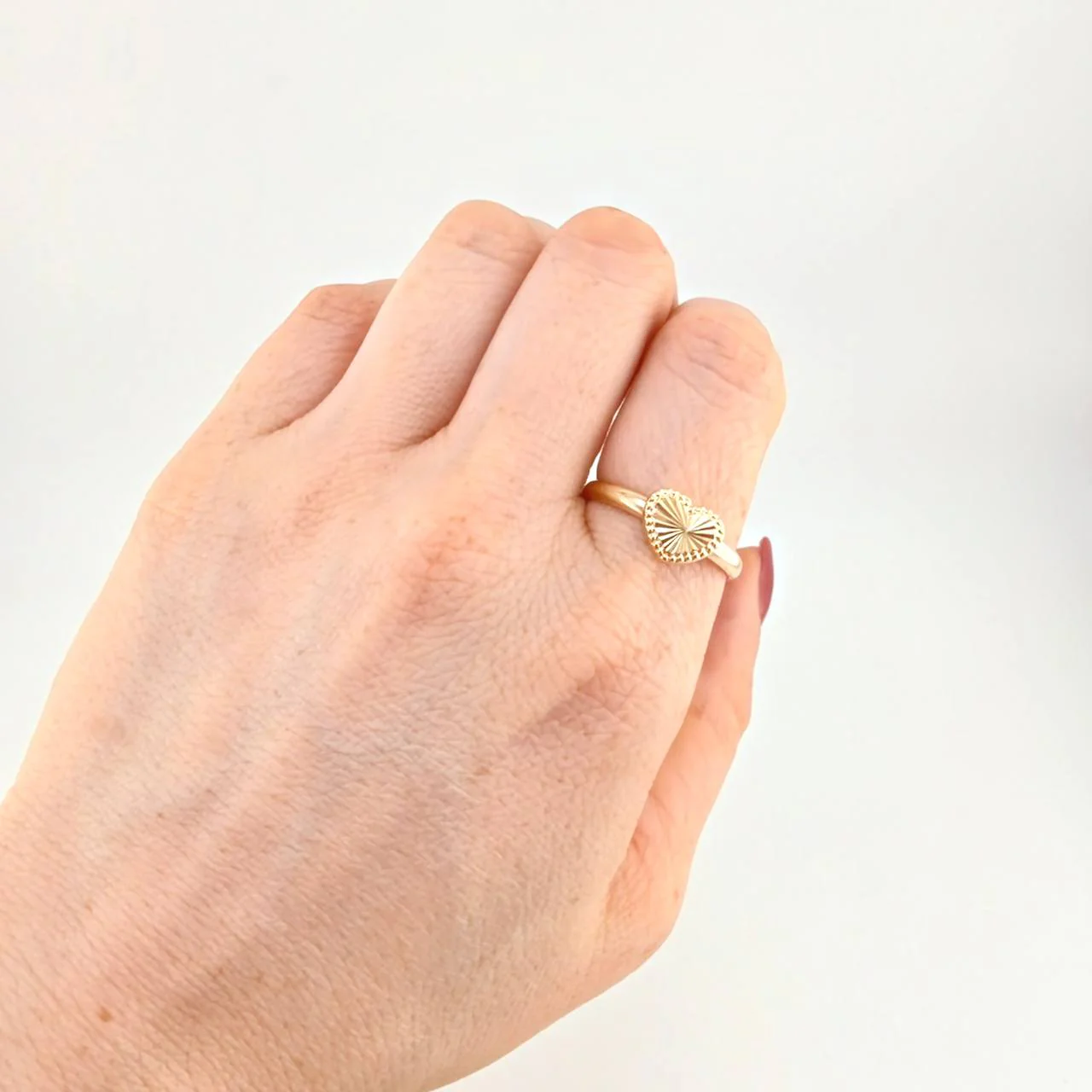 Anillo Corazon Diamantado 0.95g / T7 Oro Amarillo 18K - Image 4