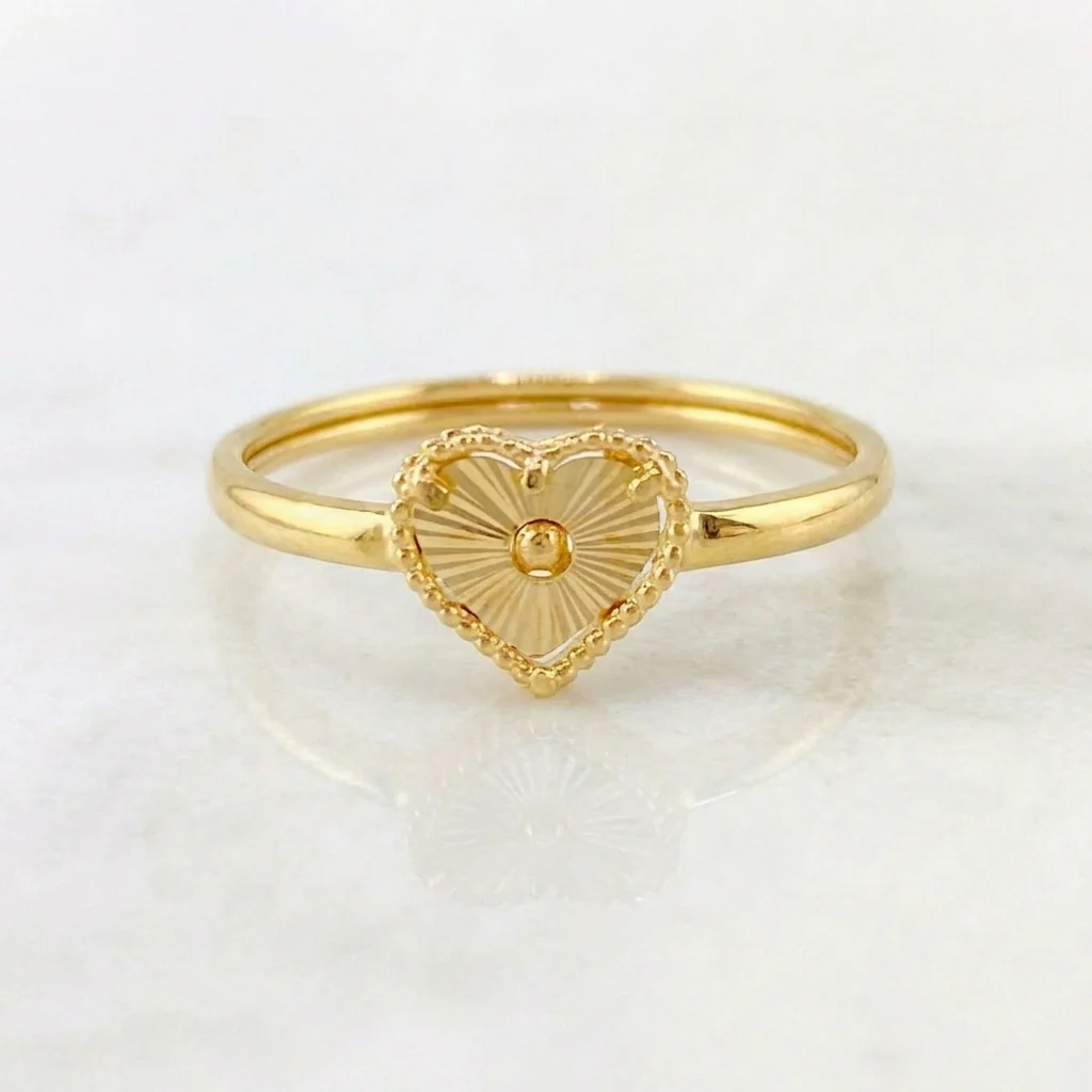 Anillo Corazón Diamantado 1.05 g / T 9 1/4 Oro Amarillo 18K