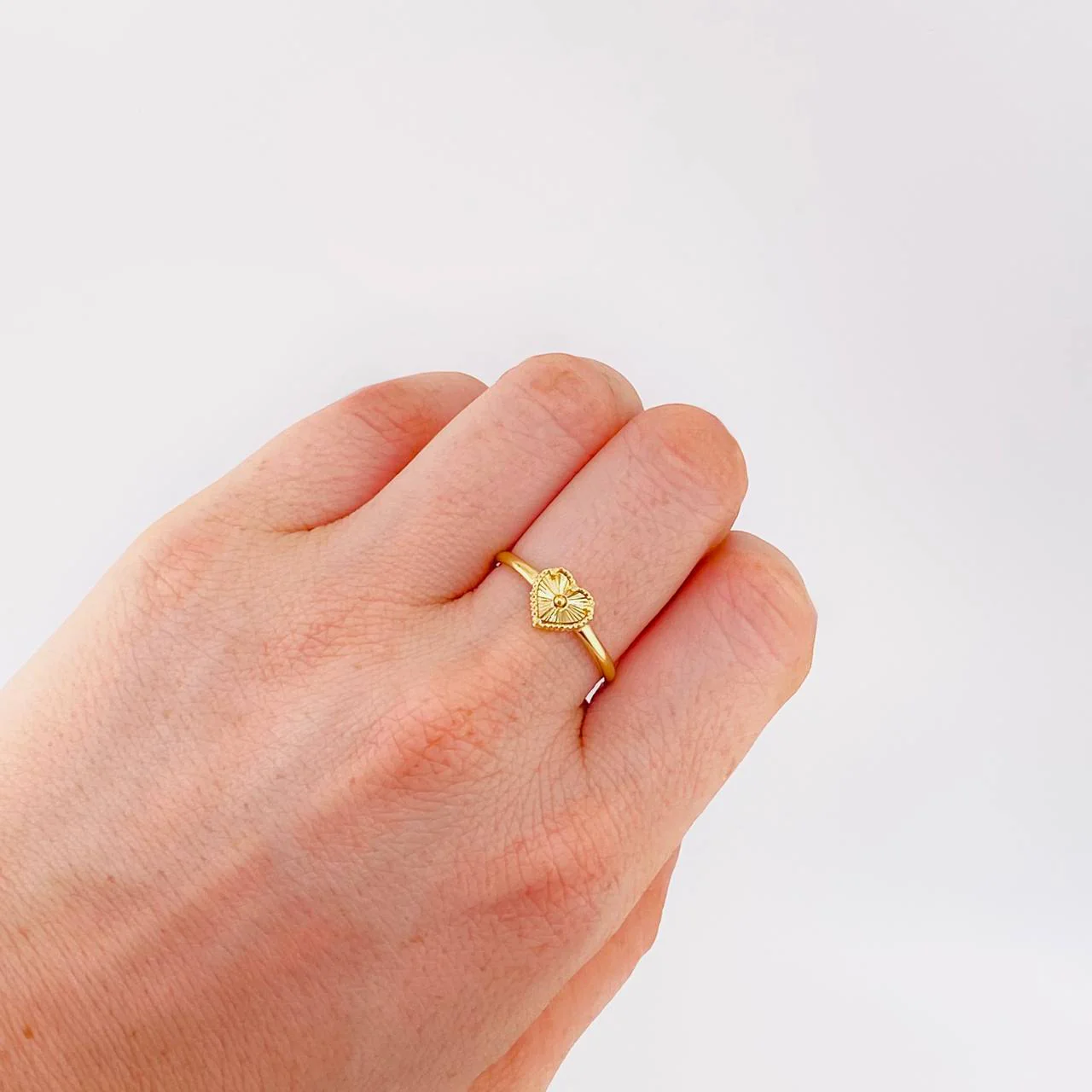 Anillo Corazón Diamantado 1.1 g / T6 1/2 Oro Amarillo 18K - Image 4