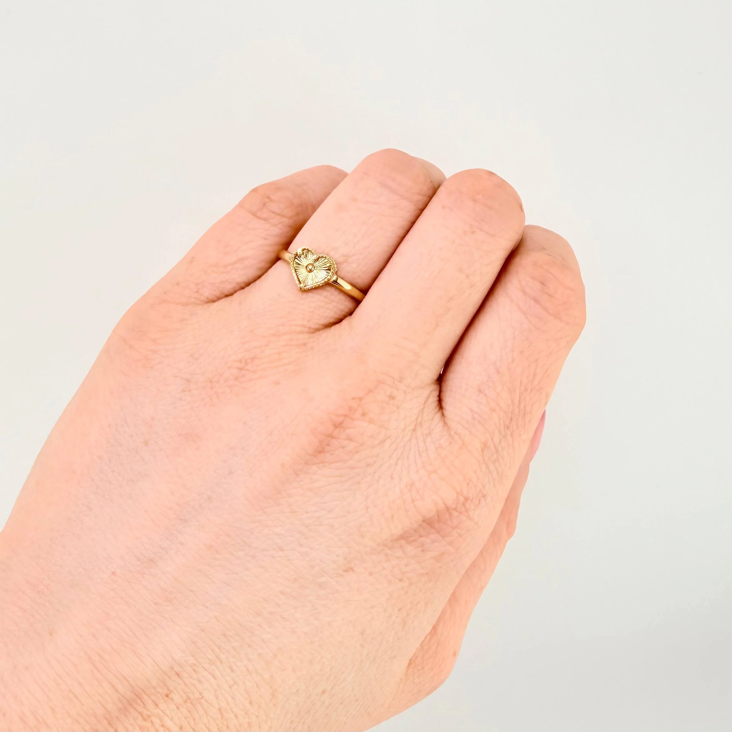 Anillo Corazon Diamantado 1.1gr / T6 / Oro Amarillo 18K - Image 4