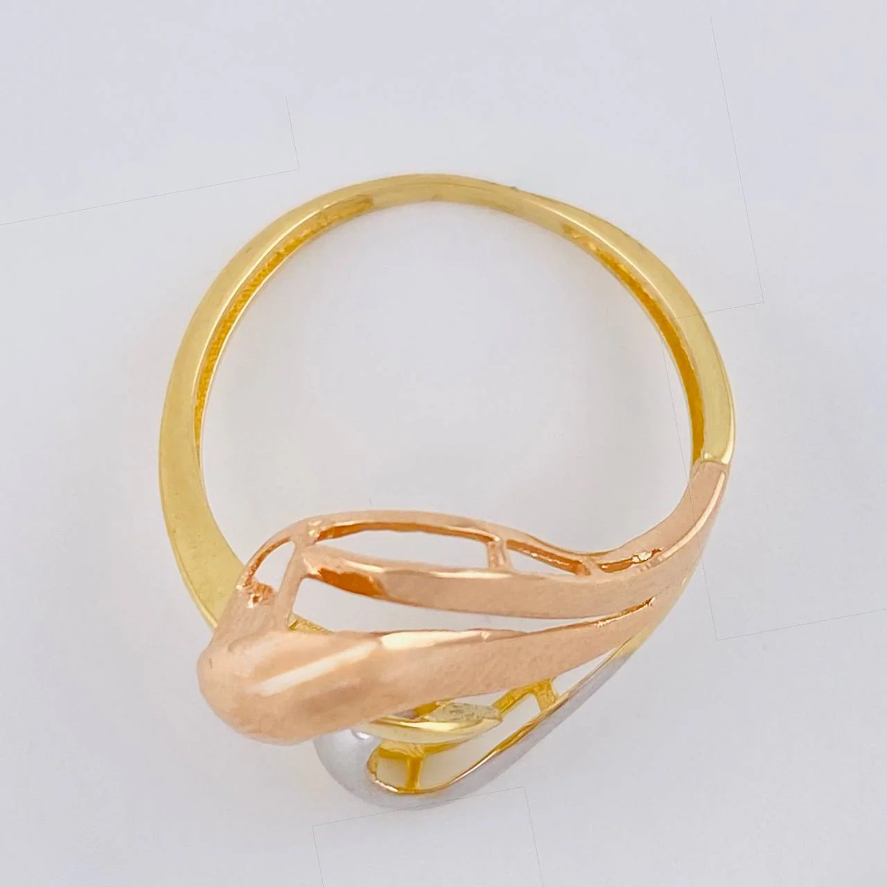 Anillo Corazón Lateral Abstracto 2.45 g / T7 Tres Oros 18K - Image 3