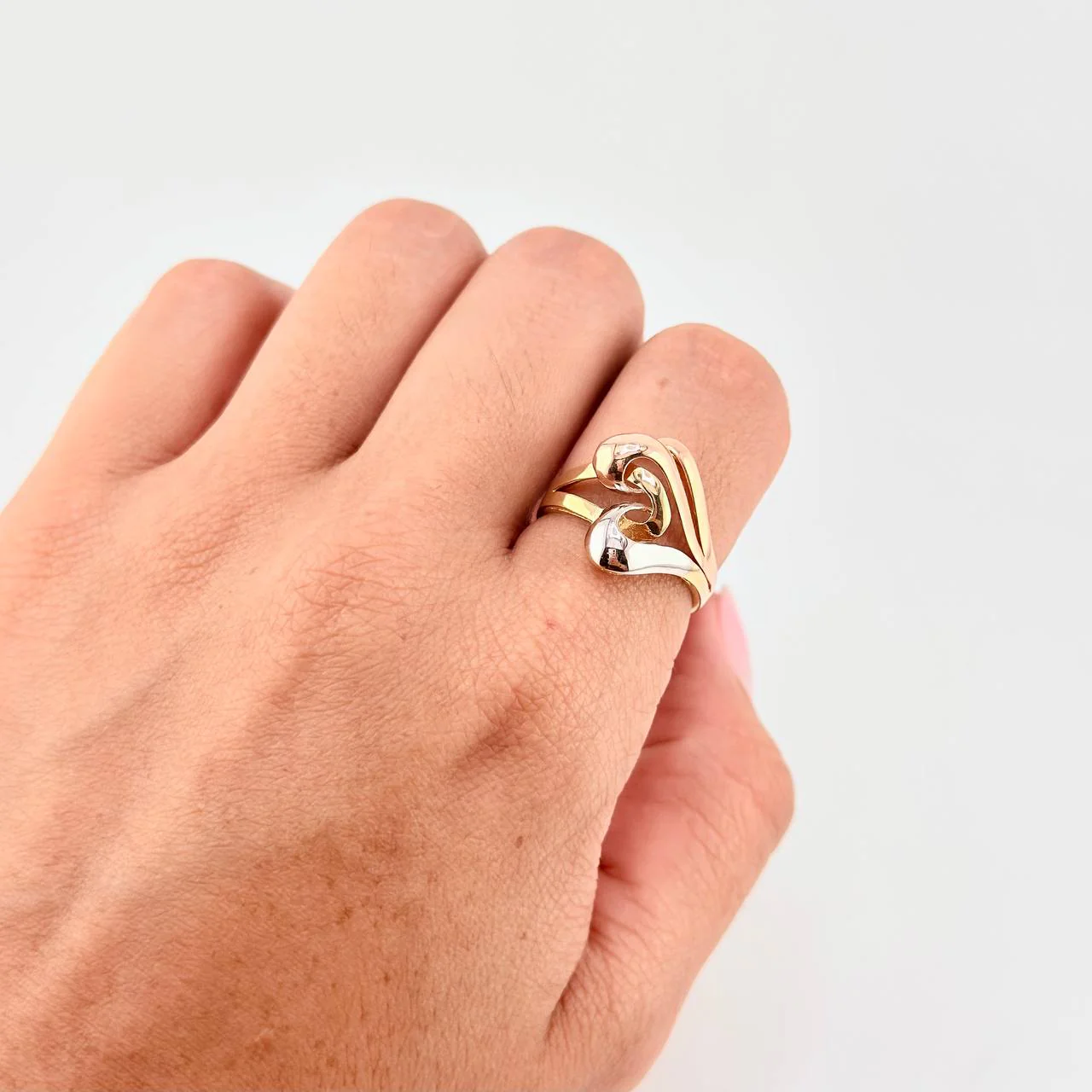 Anillo Corazón Lateral Abstracto 2.45 g / T7 Tres Oros 18K - Image 4