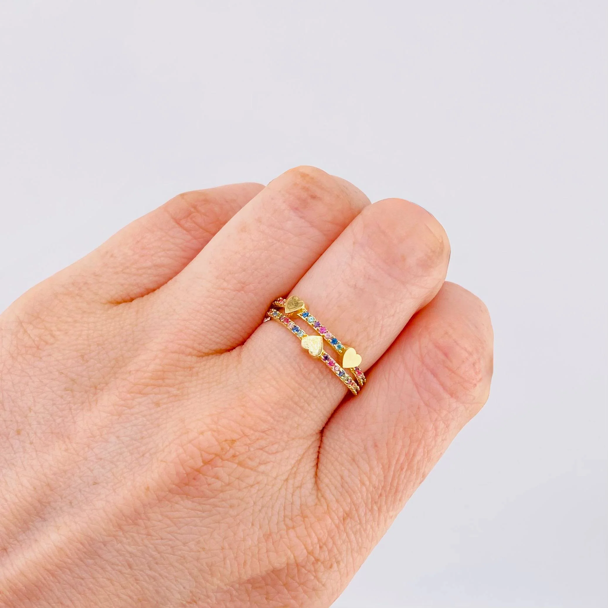 Anillo Corazones Arcoiris 2.65gr / T7 / Oro Amarillo 18K - Image 4