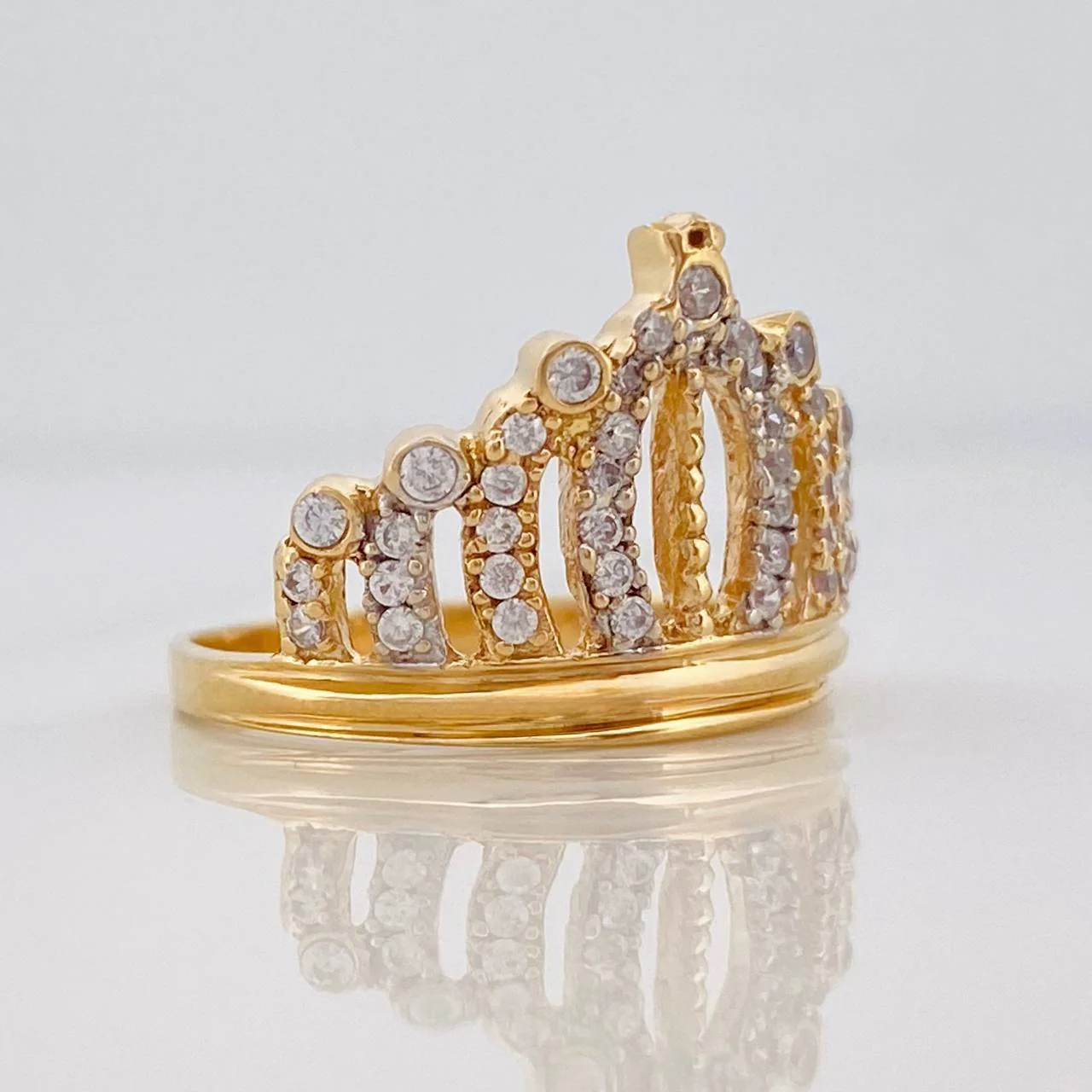 Anillo Corona 4.15g / T7 1/2 Oro Amarillo 18K - Image 2