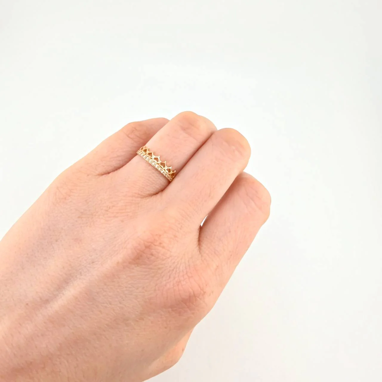 Anillo Corona Corazones 1.35 g / T6 Oro Amarillo 18K - Image 2