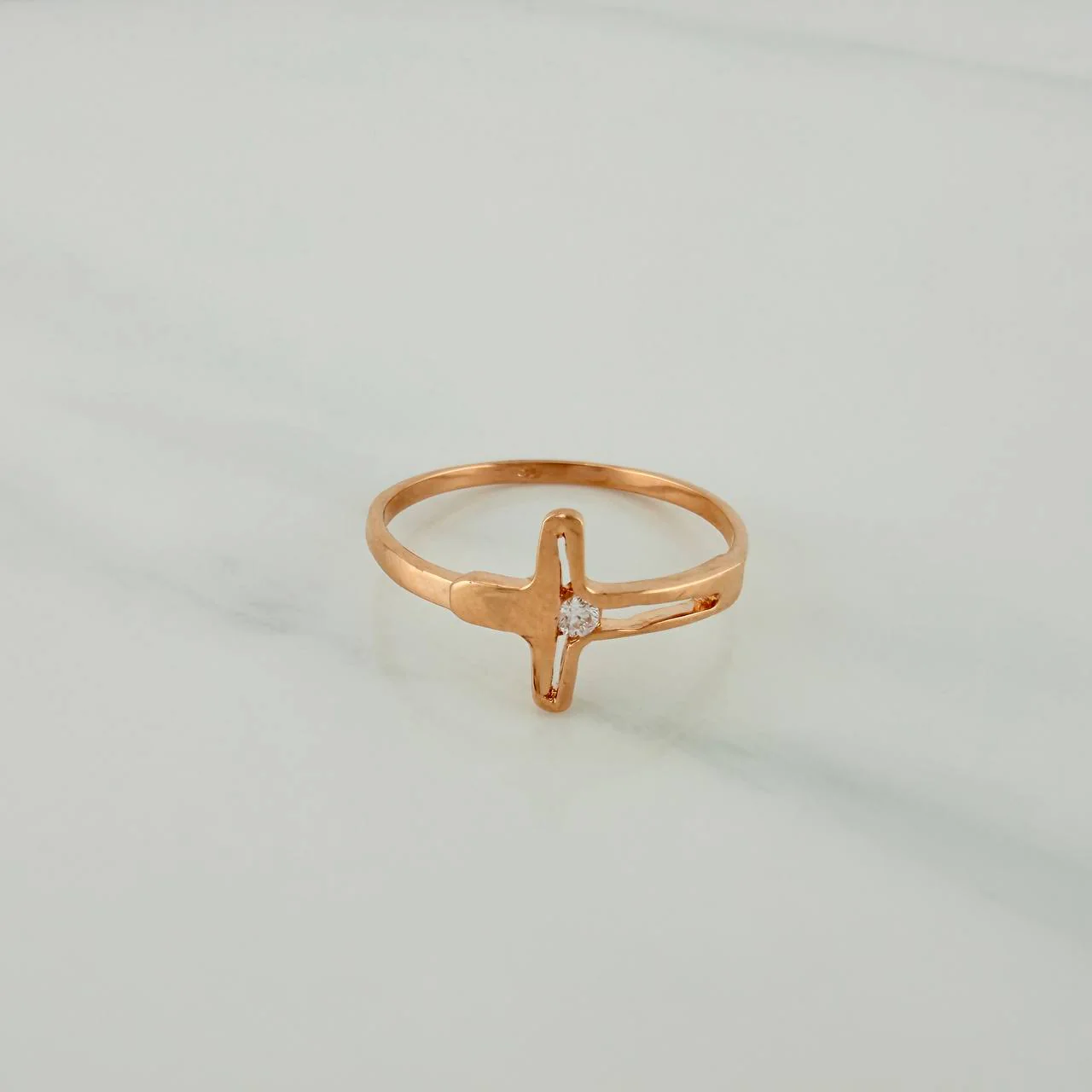 Anillo Cruz 1.55gr / T7 3/4 / Oro Rosa 18K $