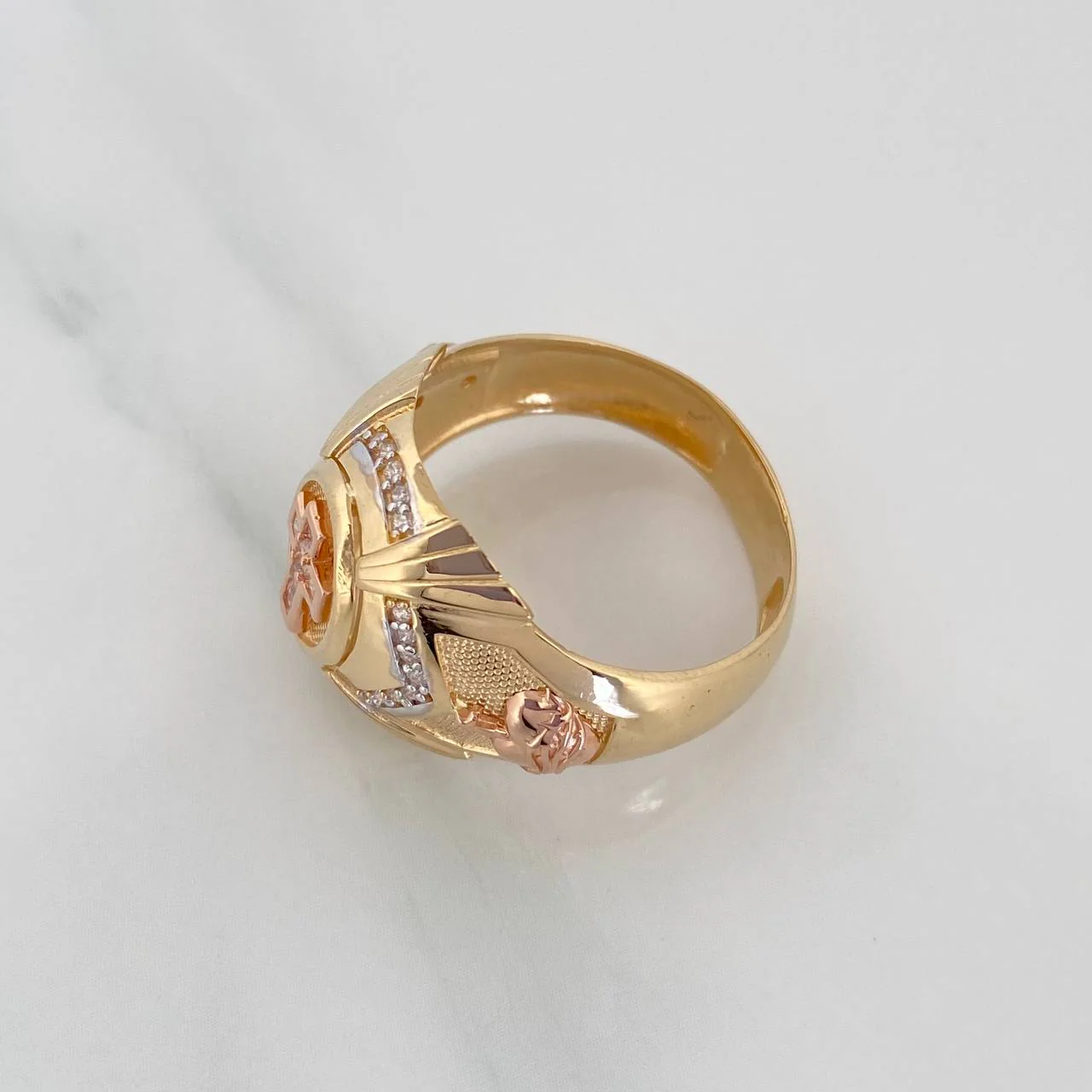Anillo Cruz 8.35 g / T11 1/2 Tres Oros 18K - Image 2