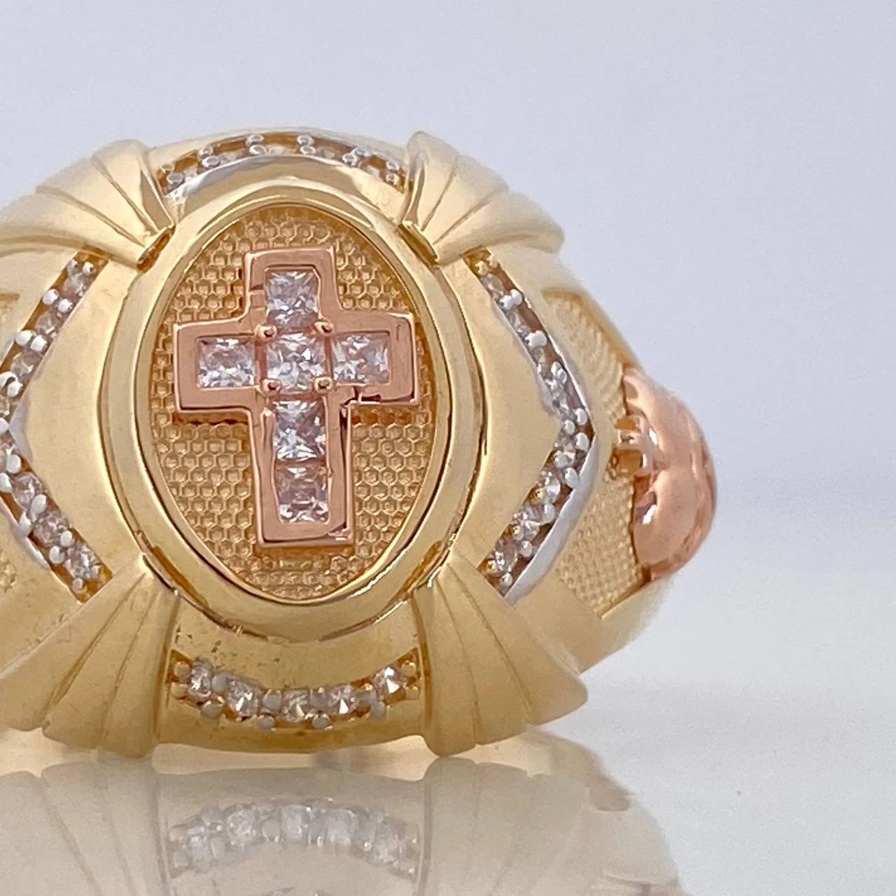 Anillo Cruz 8.35 g / T11 1/2 Tres Oros 18K - Image 3