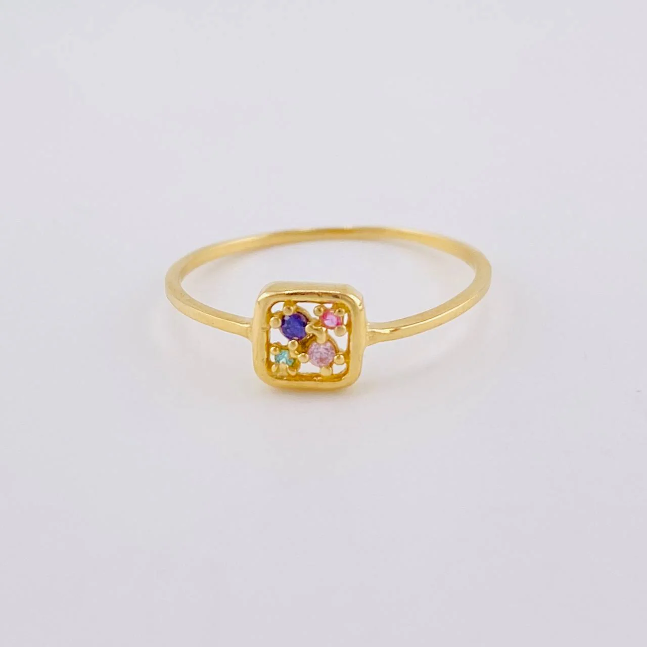 Anillo Cuadro Triqui 0.95 g / T6 3/4 Oro Amarillo 18K