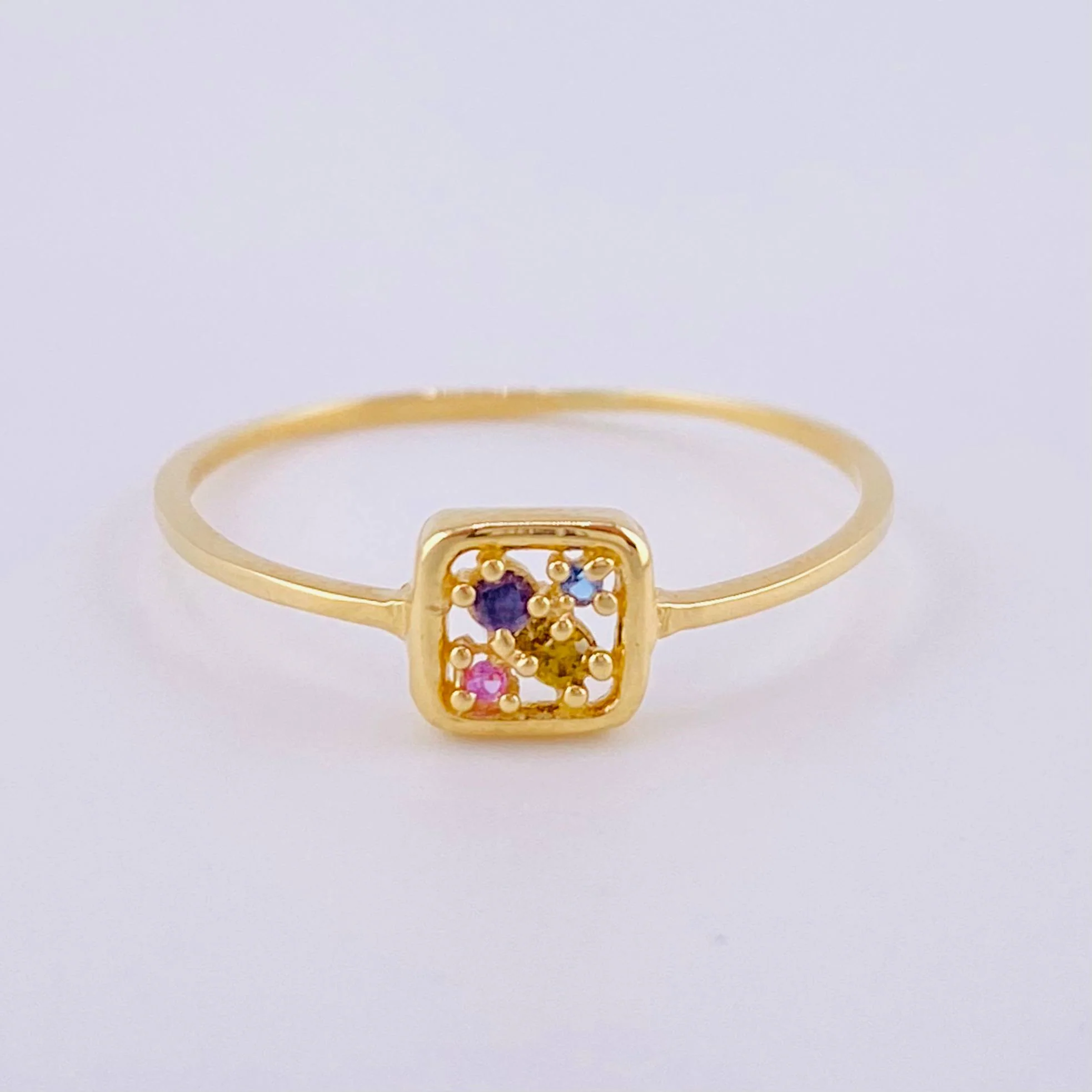 Anillo Cuadro Triqui 0.95 g / T8 Oro Amarillo 18K