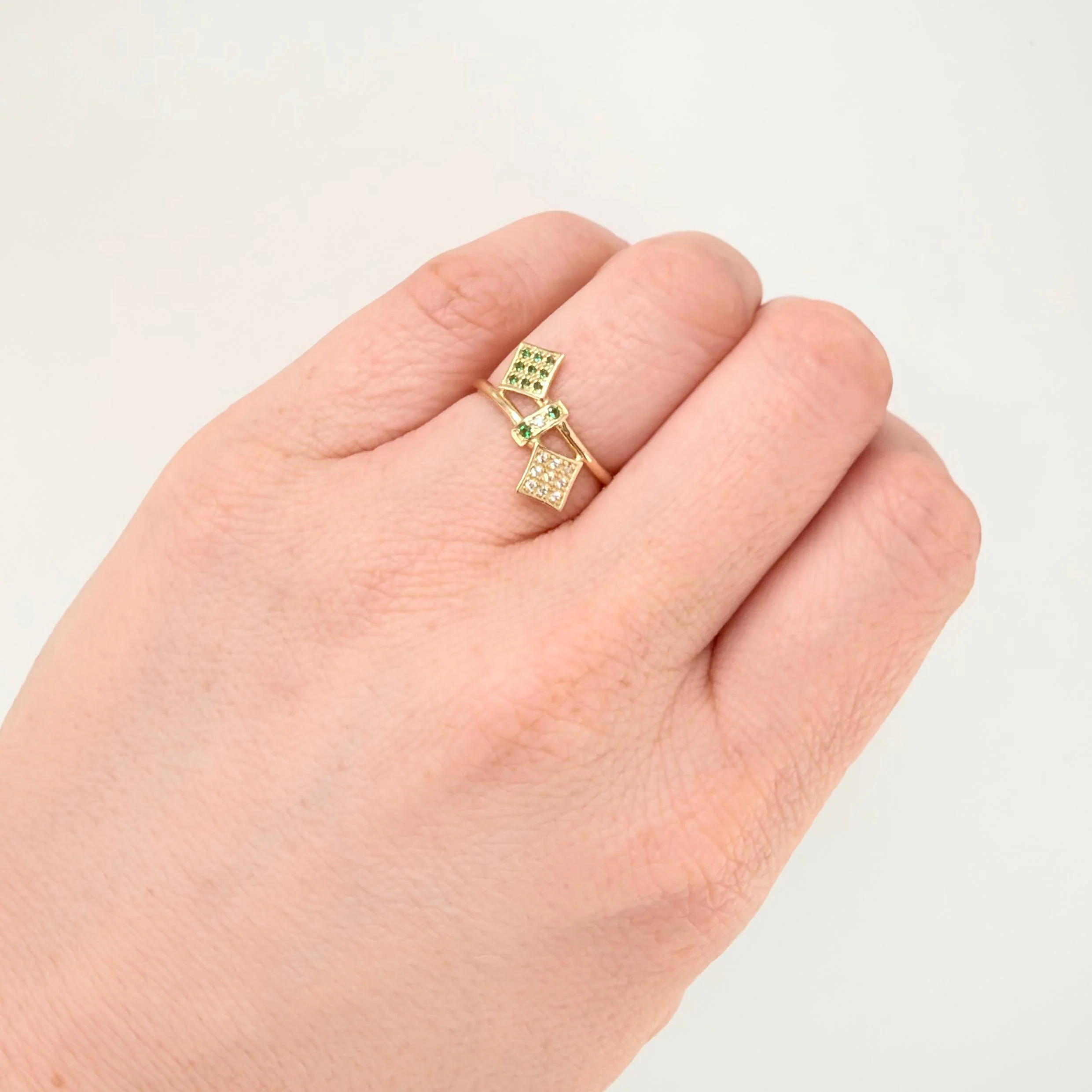 Anillo Cubos Bidimensionales 1.85gr / T6 / Oro Amarillo 18K - Image 4