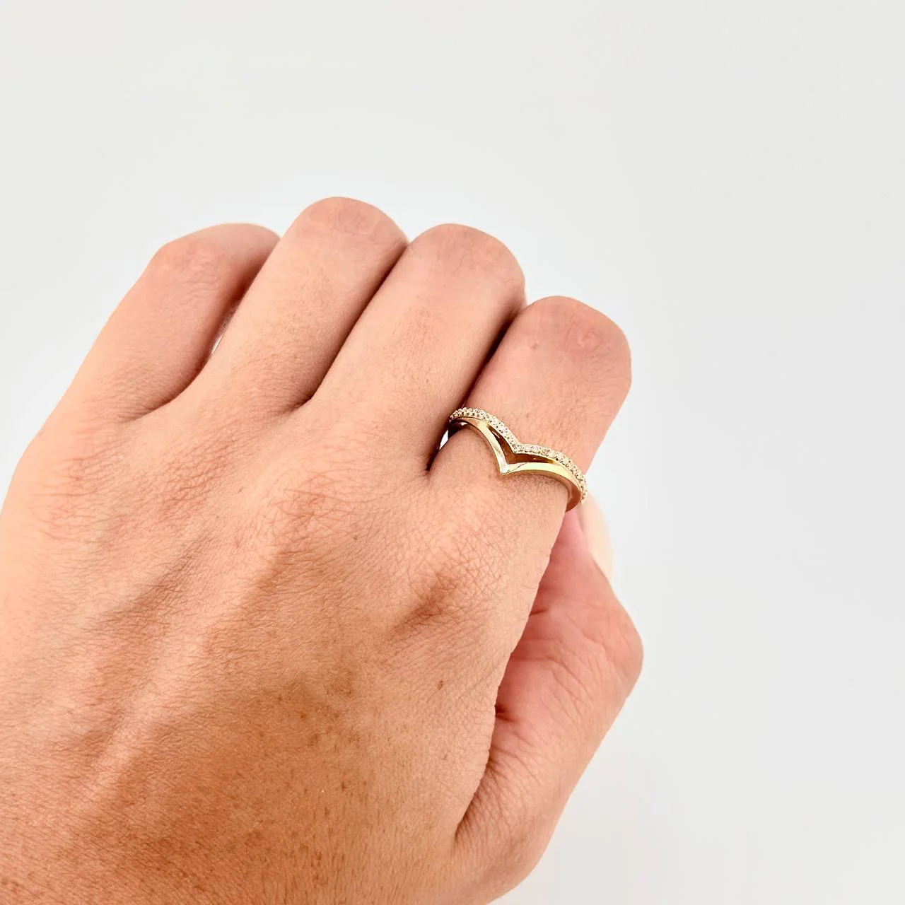 Anillo Curva En V Tupida 2.6 g / T6 1/4 Oro Amarillo 18K - Image 4