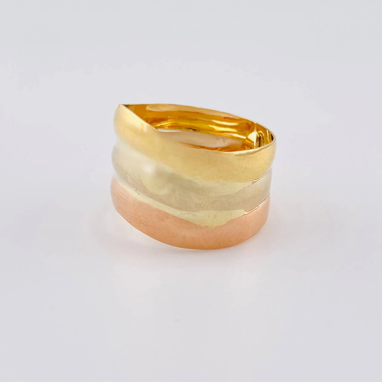 Anillo Curvo Tres Lineas 3 g / T6 Tres Oros 18K - Image 2