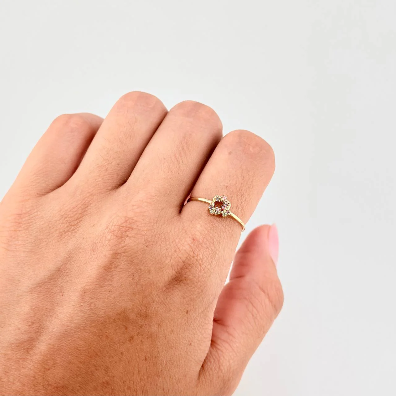 Anillo Destellos Corazón 0.95 g / T7 Oro Amarillo 18K - Image 4