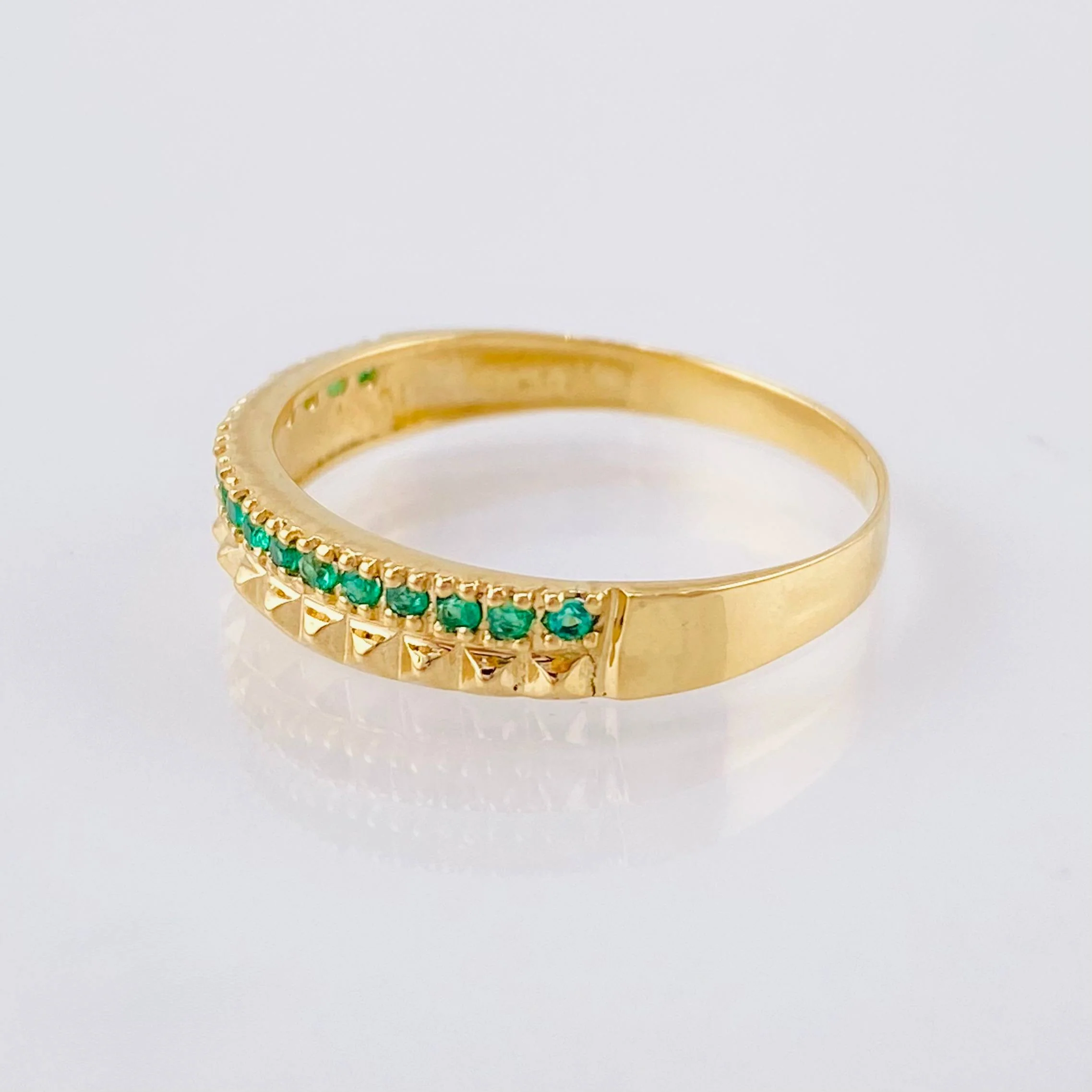 Anillo Esmeraldas 13pts  2.15gr / T8 1/2 / Oro Amarillo 18K © - Image 2