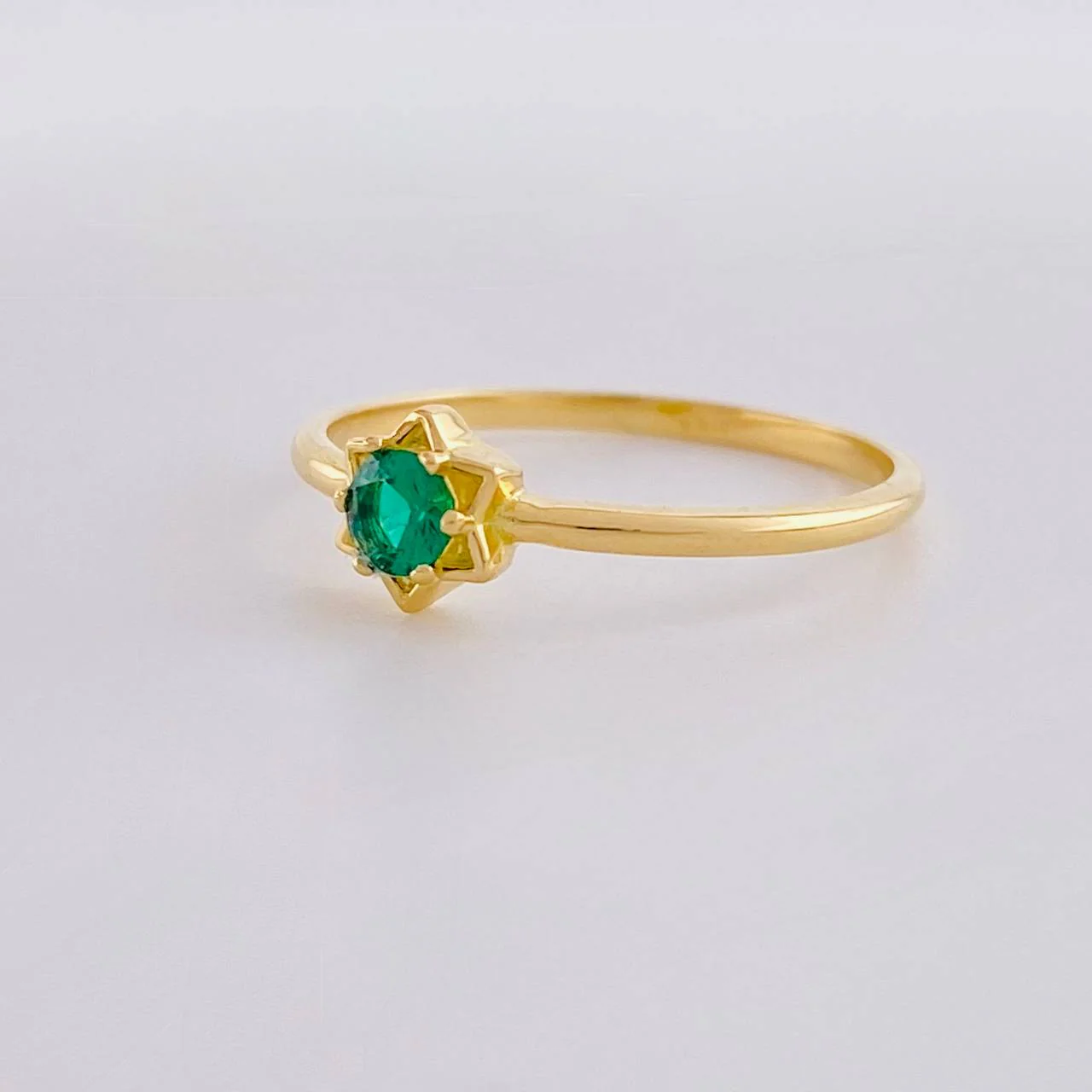 Anillo Estrella 1.4g / T6 1/4 Oro Amarillo 18K - Image 2