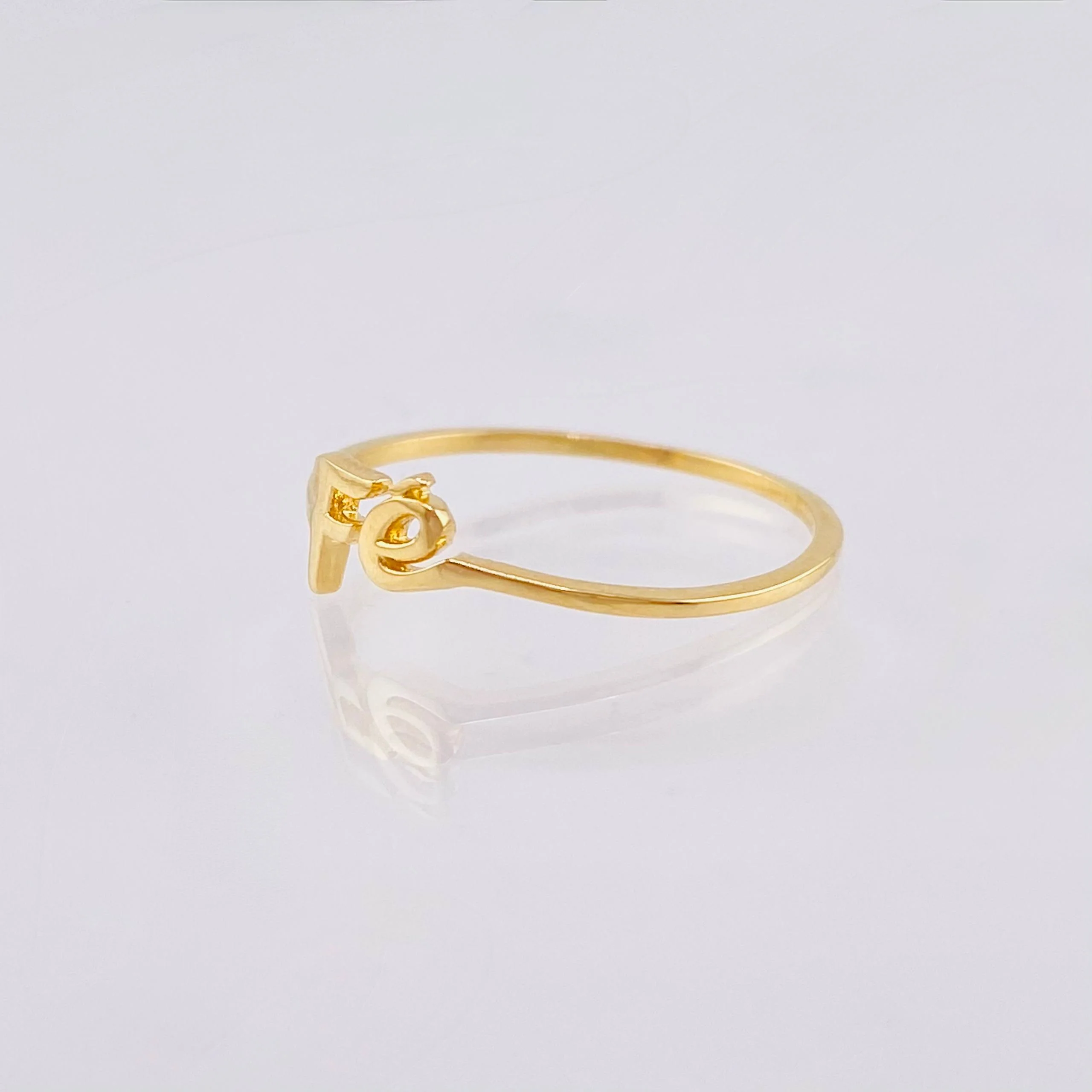 Anillo Fé 0.85 g / T7 1/2 Oro Amarillo 18K - Image 2