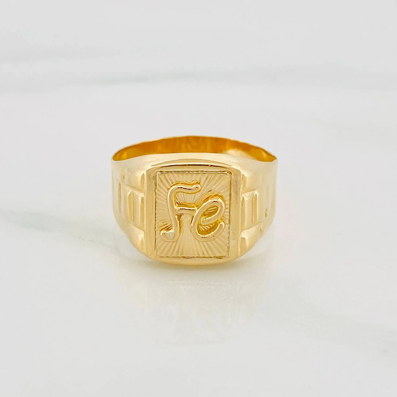 Anillo Fe 3.35 g / T9 1/4 Oro Amarillo 18K