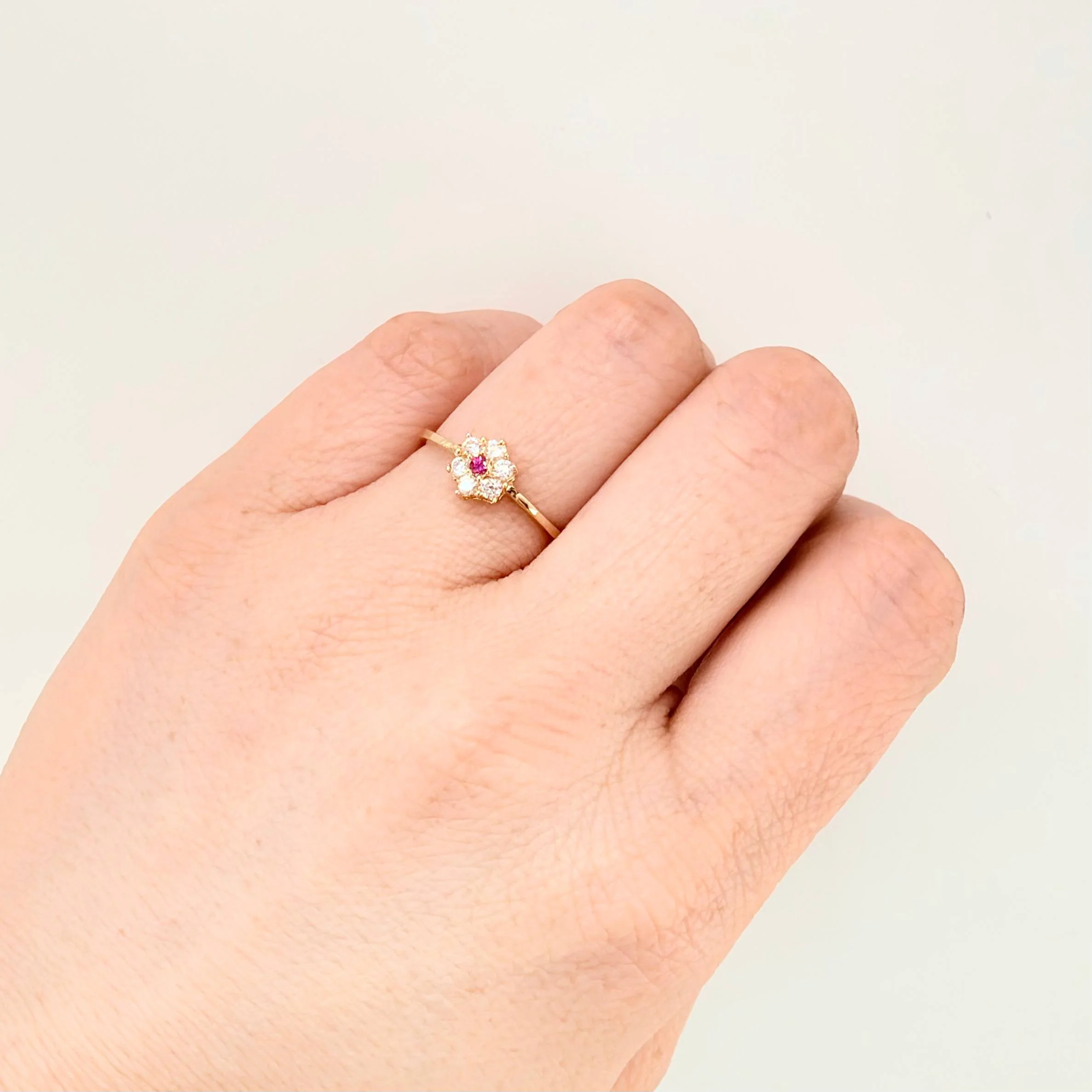 Anillo Flor Seis Pétalos 1.5gr / T7 / Oro Amarillo 18K - Image 4