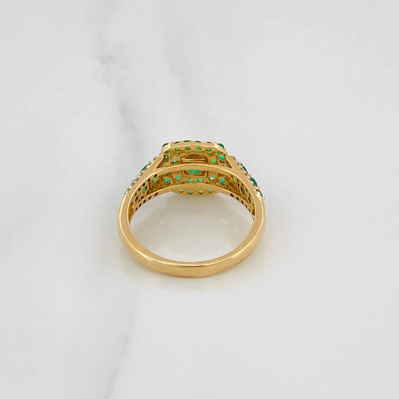 Anillo Halo Cuadrado Esmeraldas 1.04 qts Diamantes 12 pts 3.4gr / T5 3/4 / Dos Oros Amarillo Blanco 18K % - Image 3