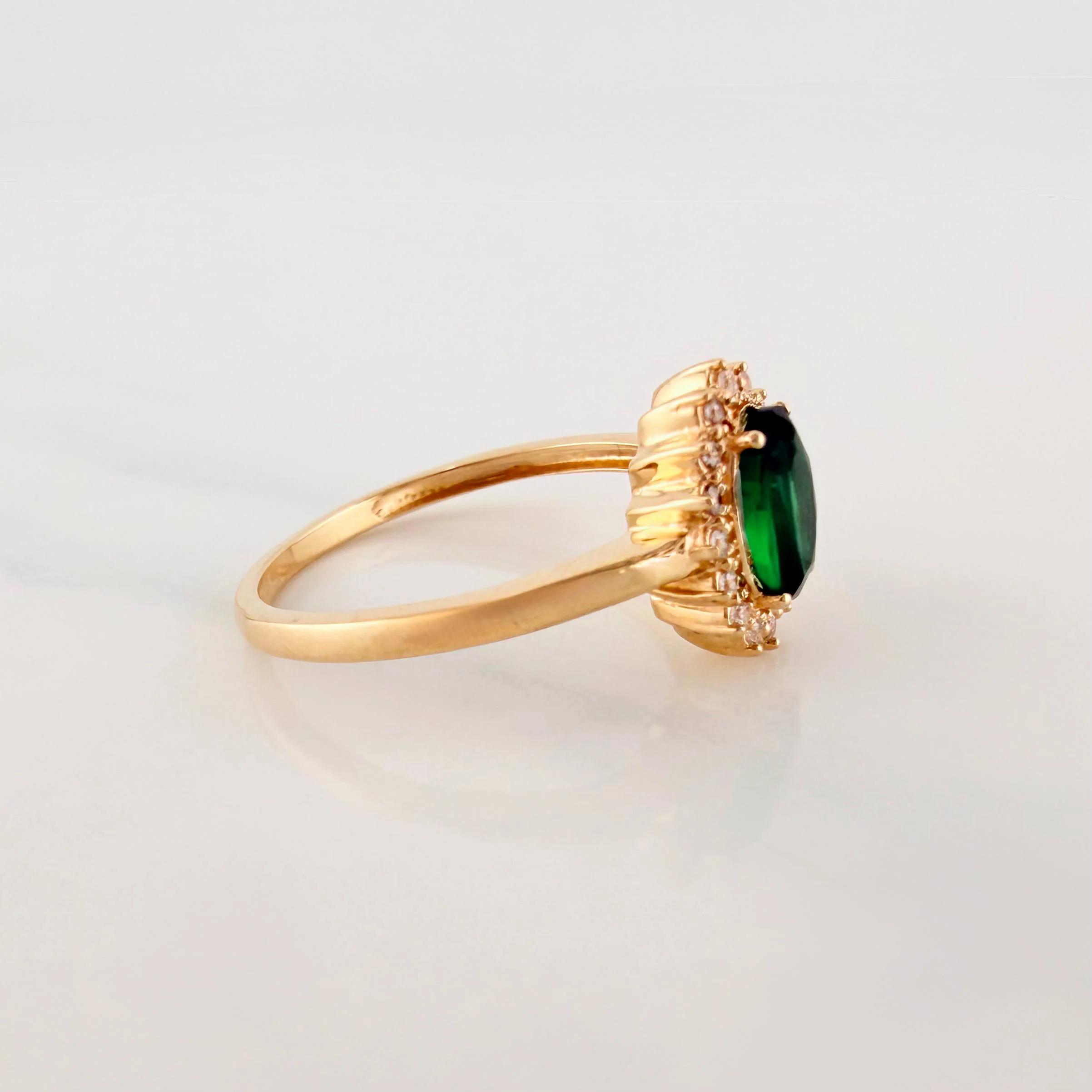 Anillo Halo Ovalado 2.4 g / T7 1/4 Oro Amarillo 18K - Image 4