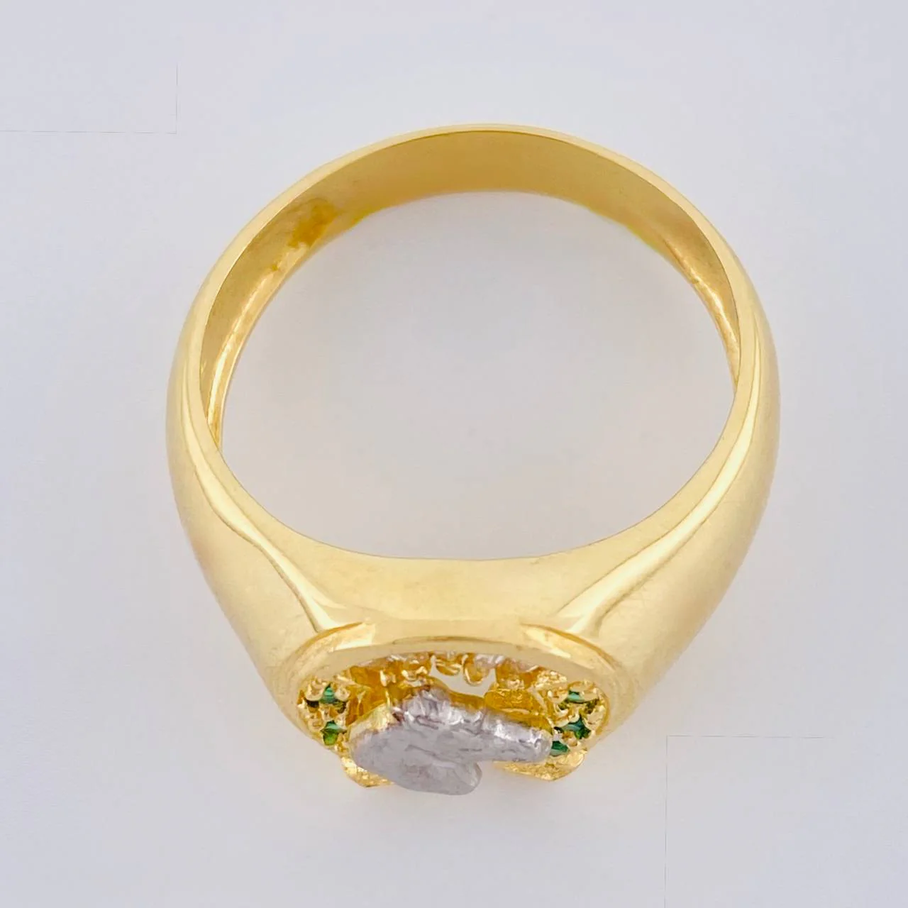 Anillo Herradura Caballo 5.95 g / T10 1/4 Dos Oros Amarillo Blanco 18K - Image 2