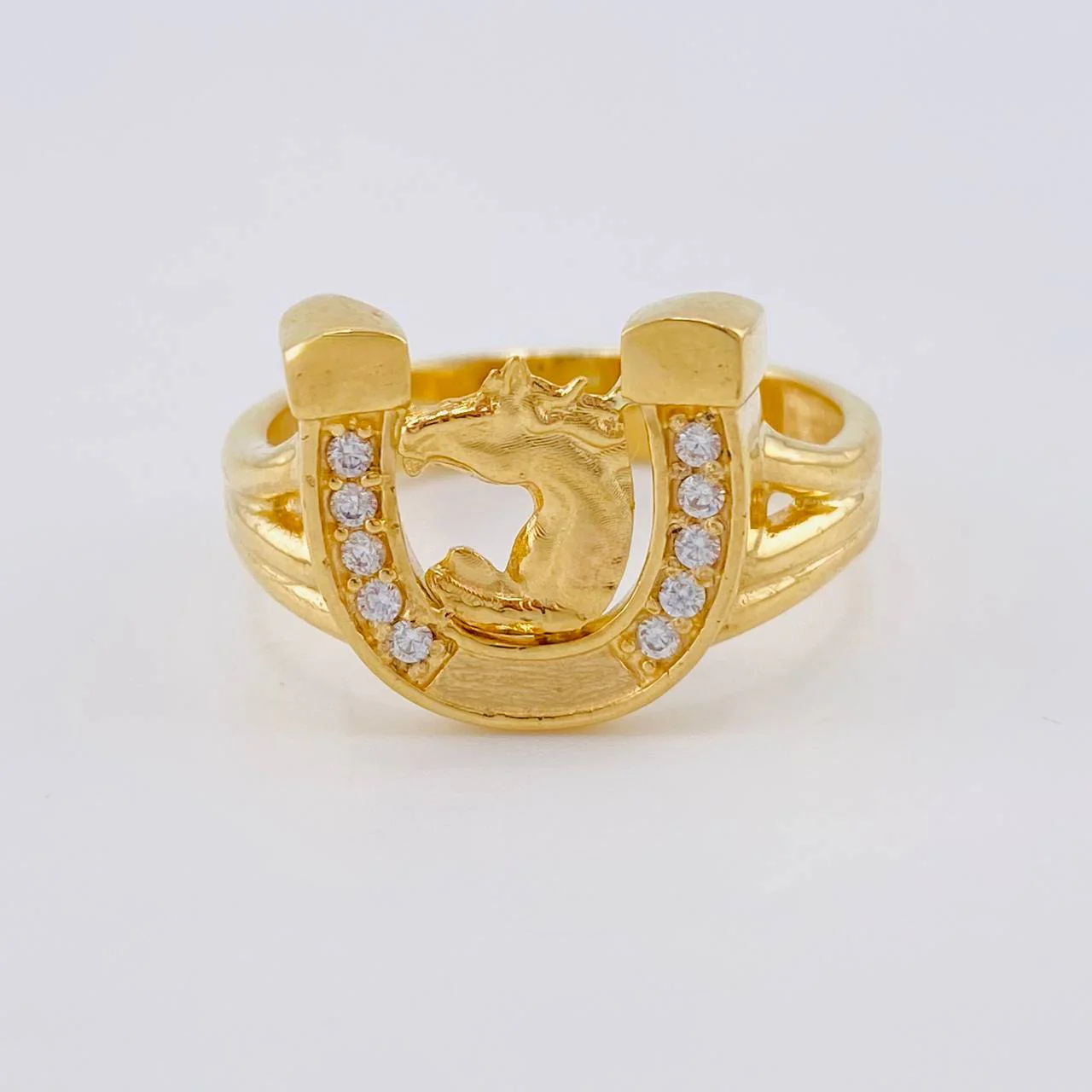 Anillo Herradura Caballo Mate 7.1 g / T9 3/4 Oro Amarillo 18K