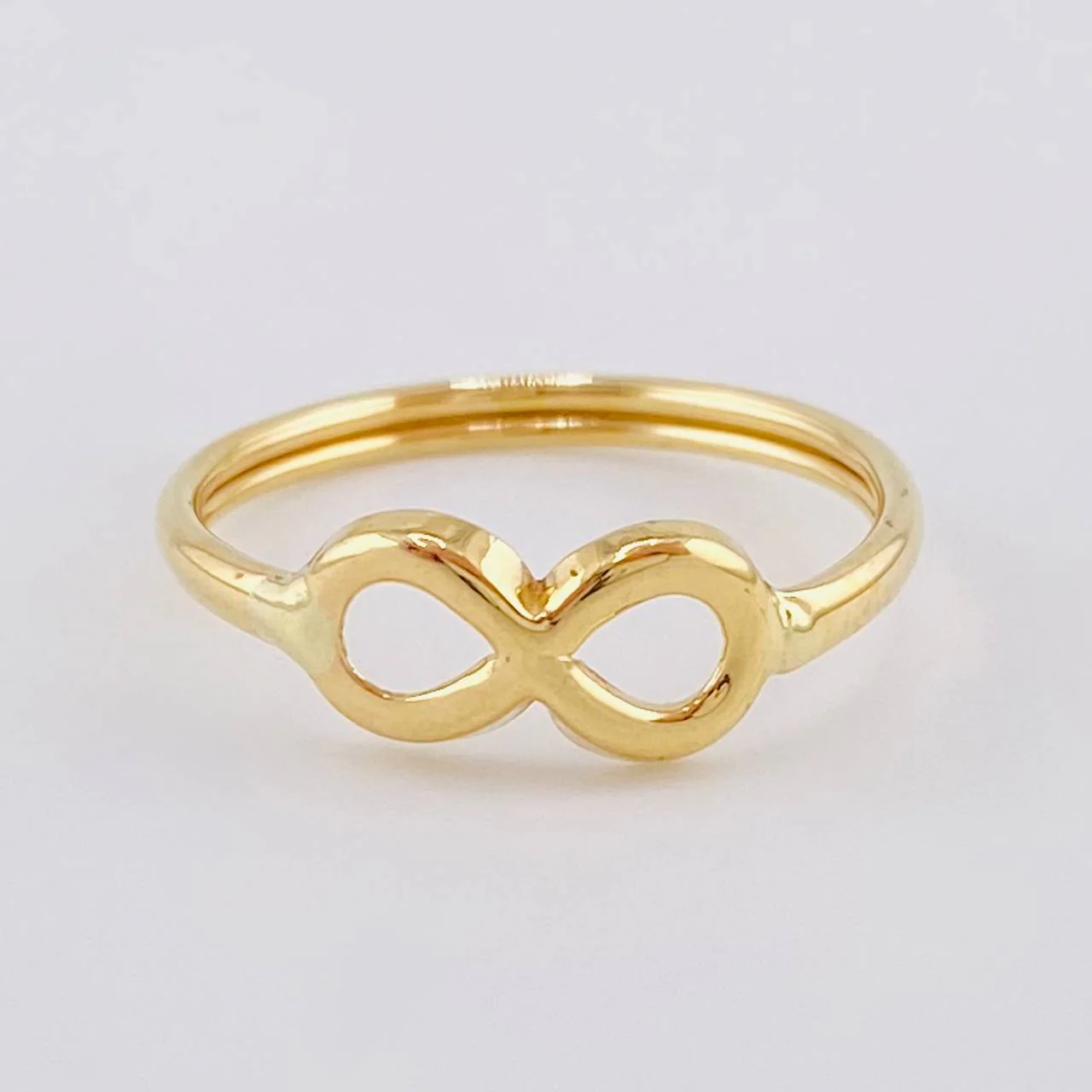 Anillo Infinito 0.8 g / T6 Oro Amarillo 18K