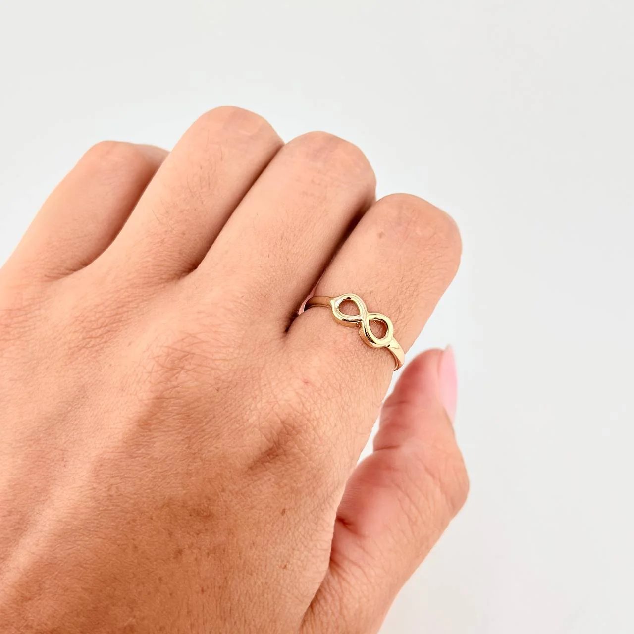 Anillo Infinito 0.85 g / T7 1/4 Oro Amarillo 18K - Image 4