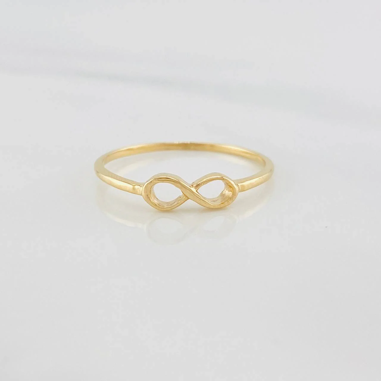 Anillo Infinito 0.8g / T6 Oro Amarillo 18K