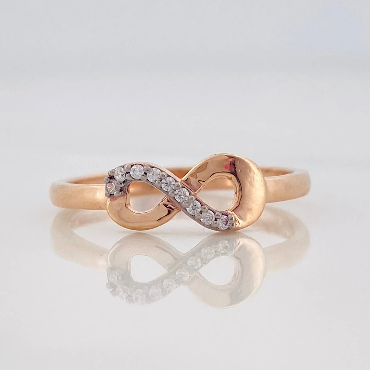 Anillo Infinito 1.8g / T7 Oro Rosa 18K
