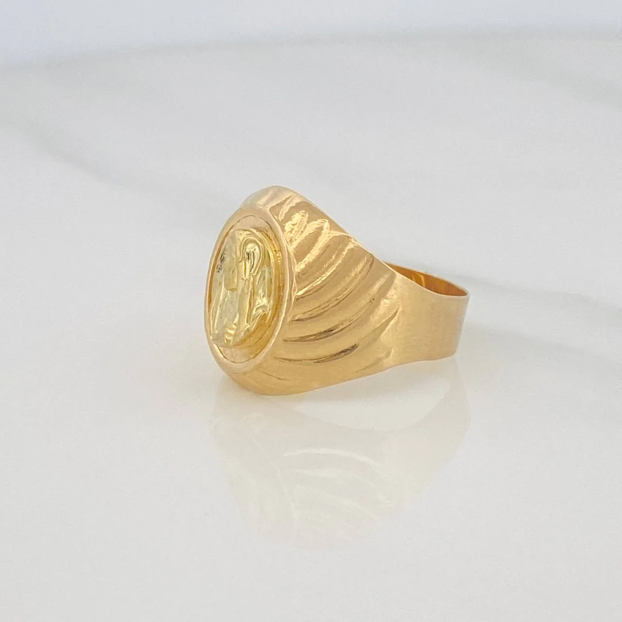 Anillo Jesus 4.15g / T8 3/4 Oro Amarillo 18K - Image 2